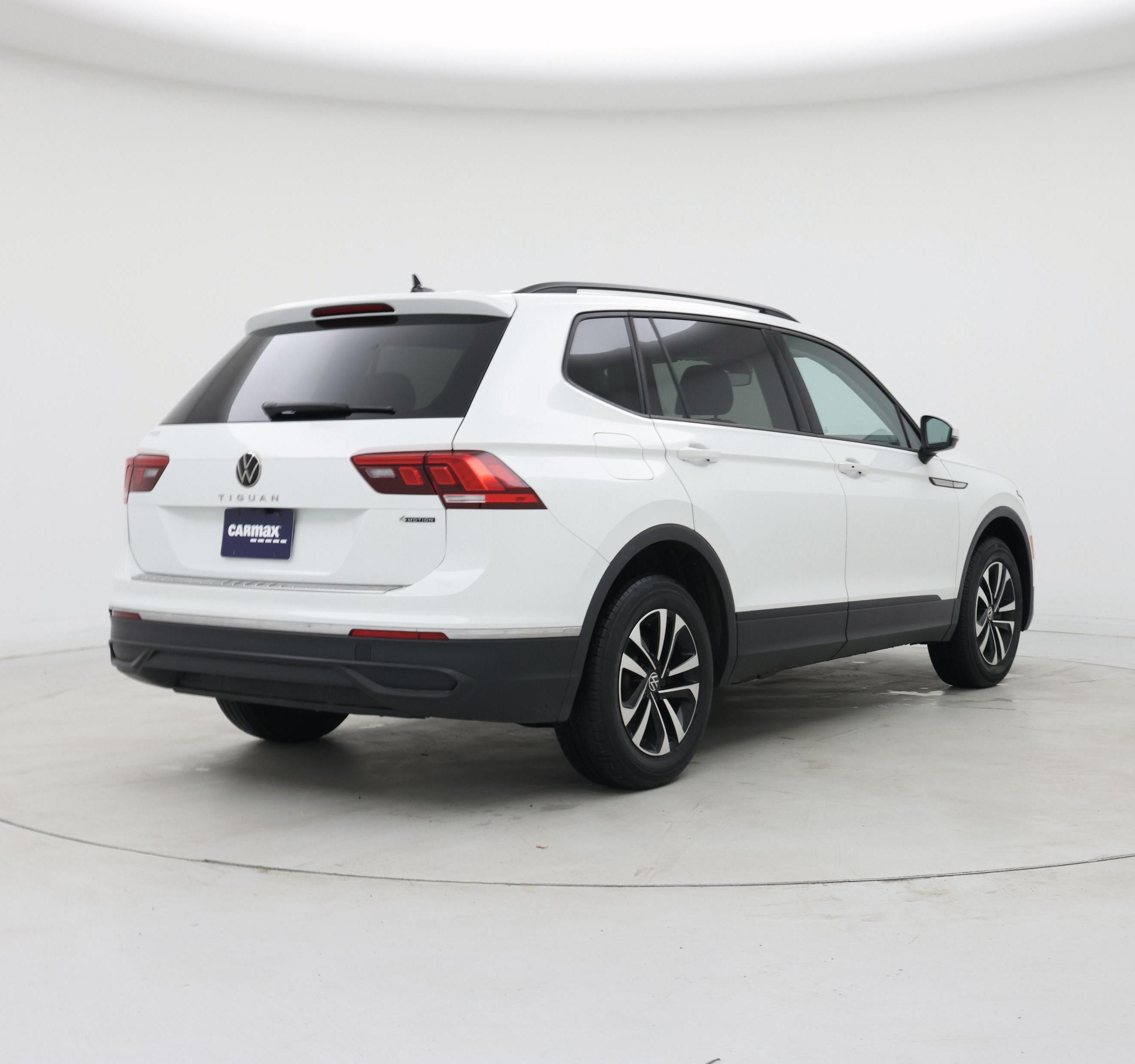 Thumbnail: 2023 Volkswagen Tiguan - 8