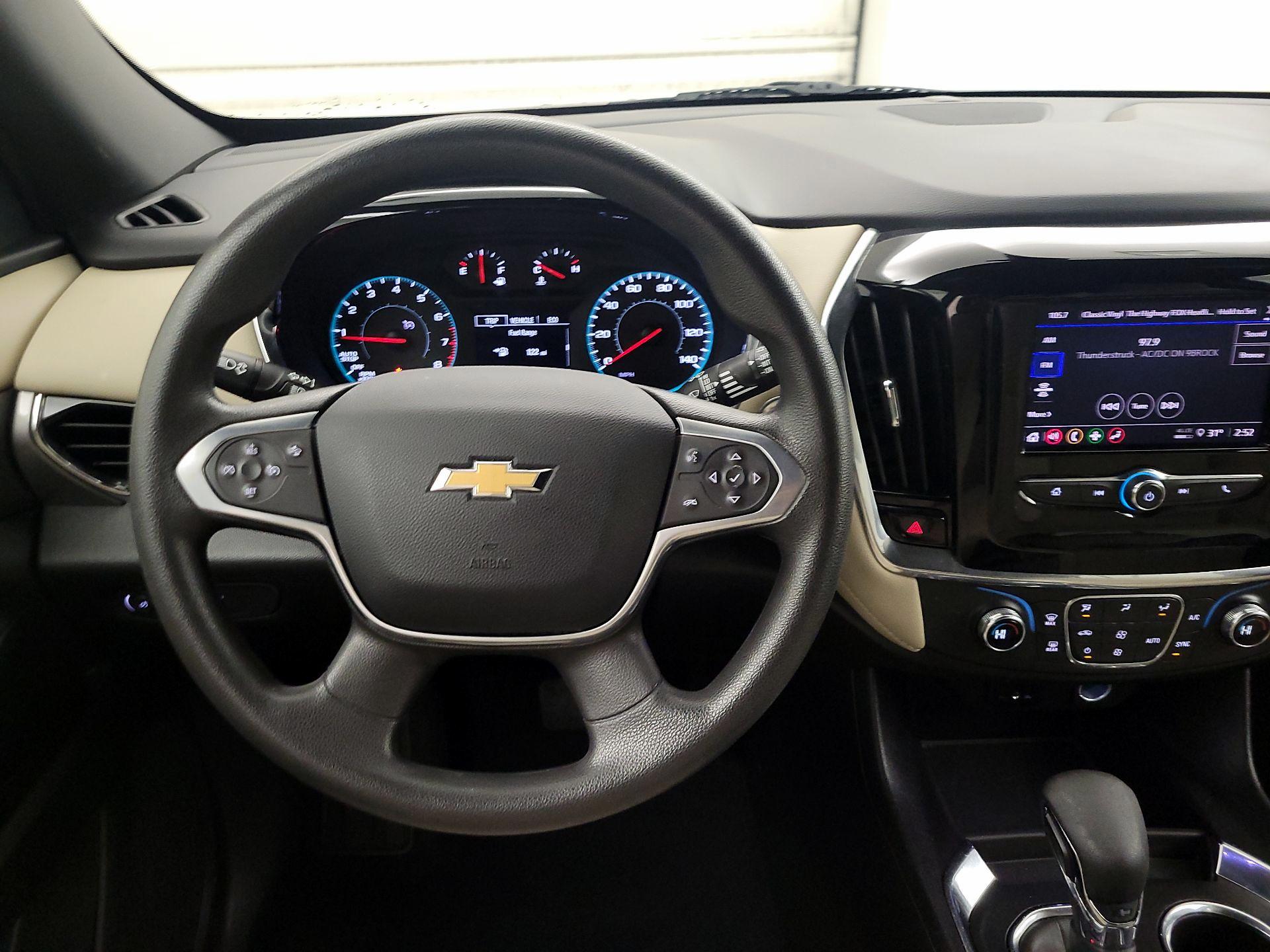 Thumbnail: 2023 Chevrolet Traverse - 10