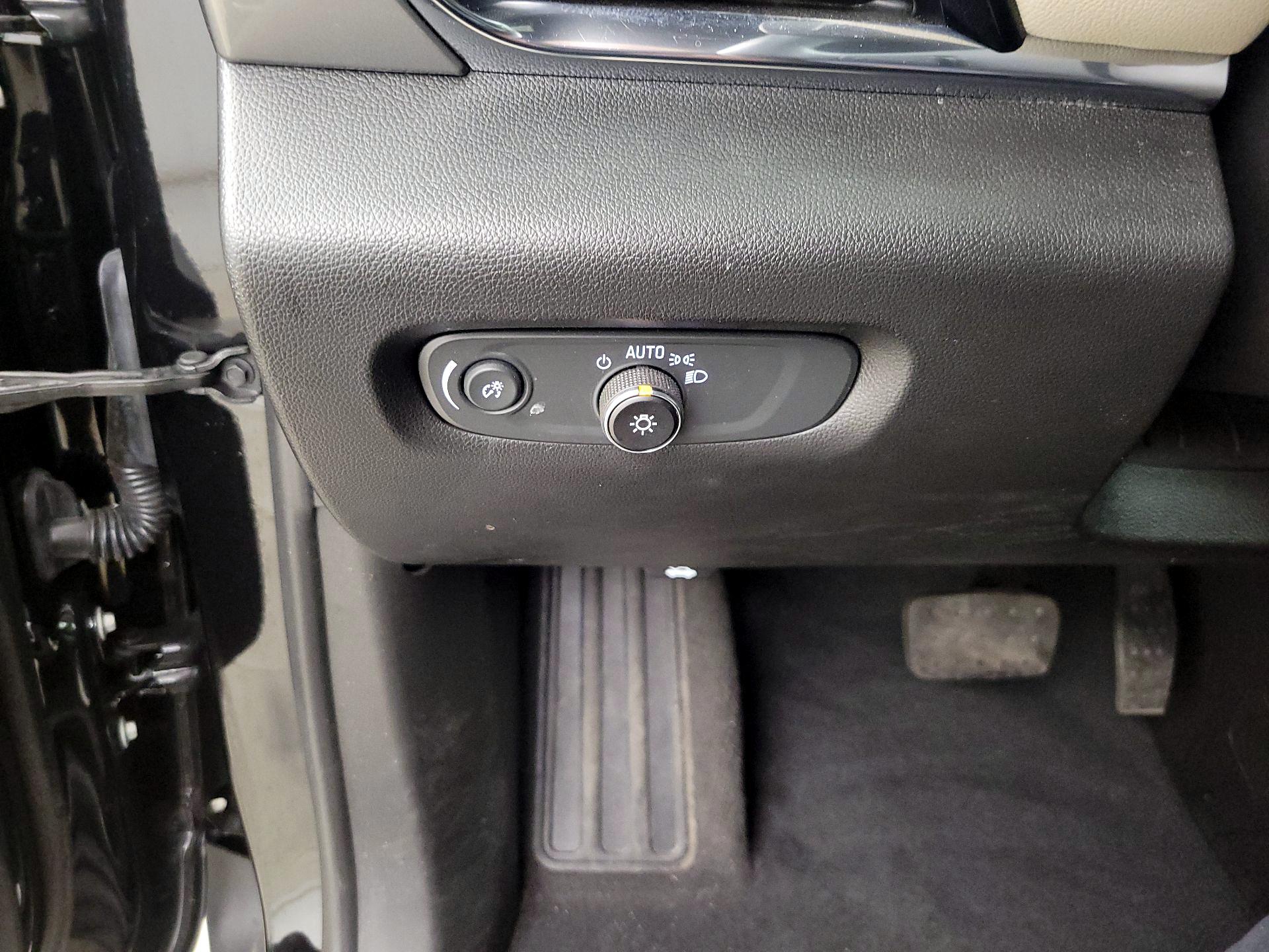 Thumbnail: 2023 Chevrolet Traverse - 13