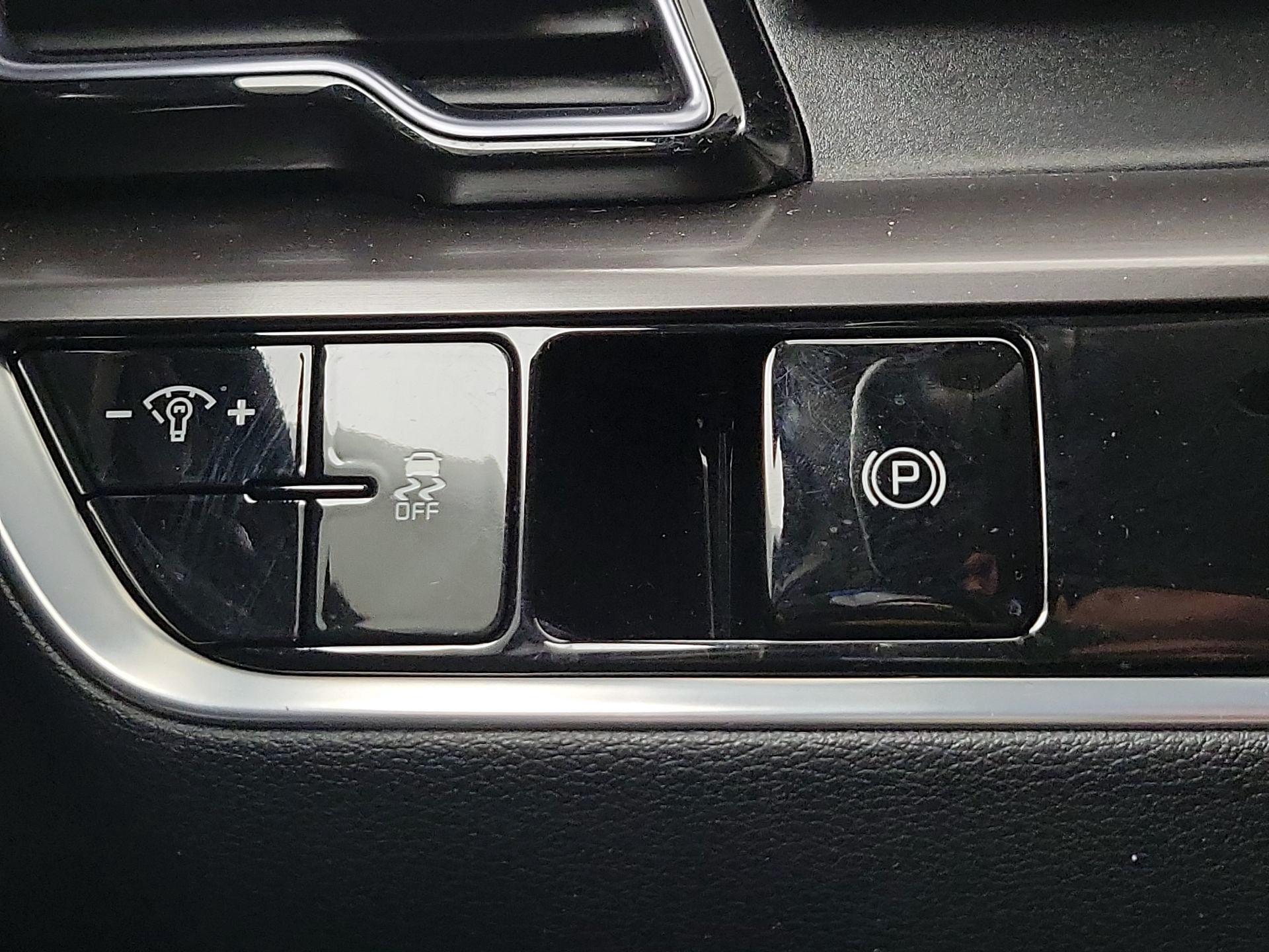 Thumbnail: 2023 Kia Sportage - 13