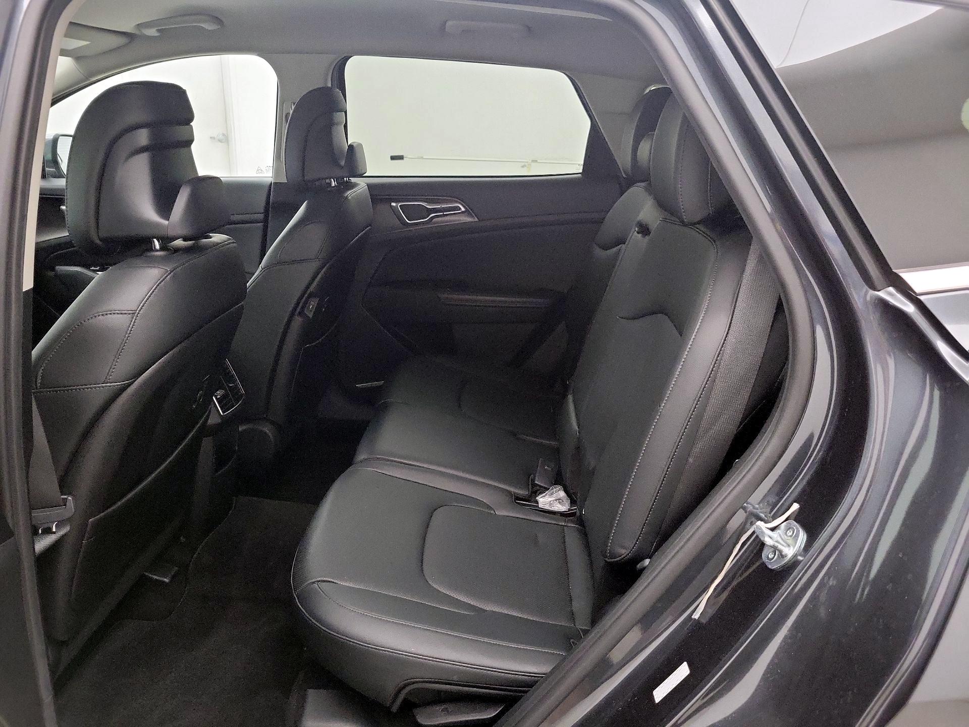 Thumbnail: 2023 Kia Sportage - 20