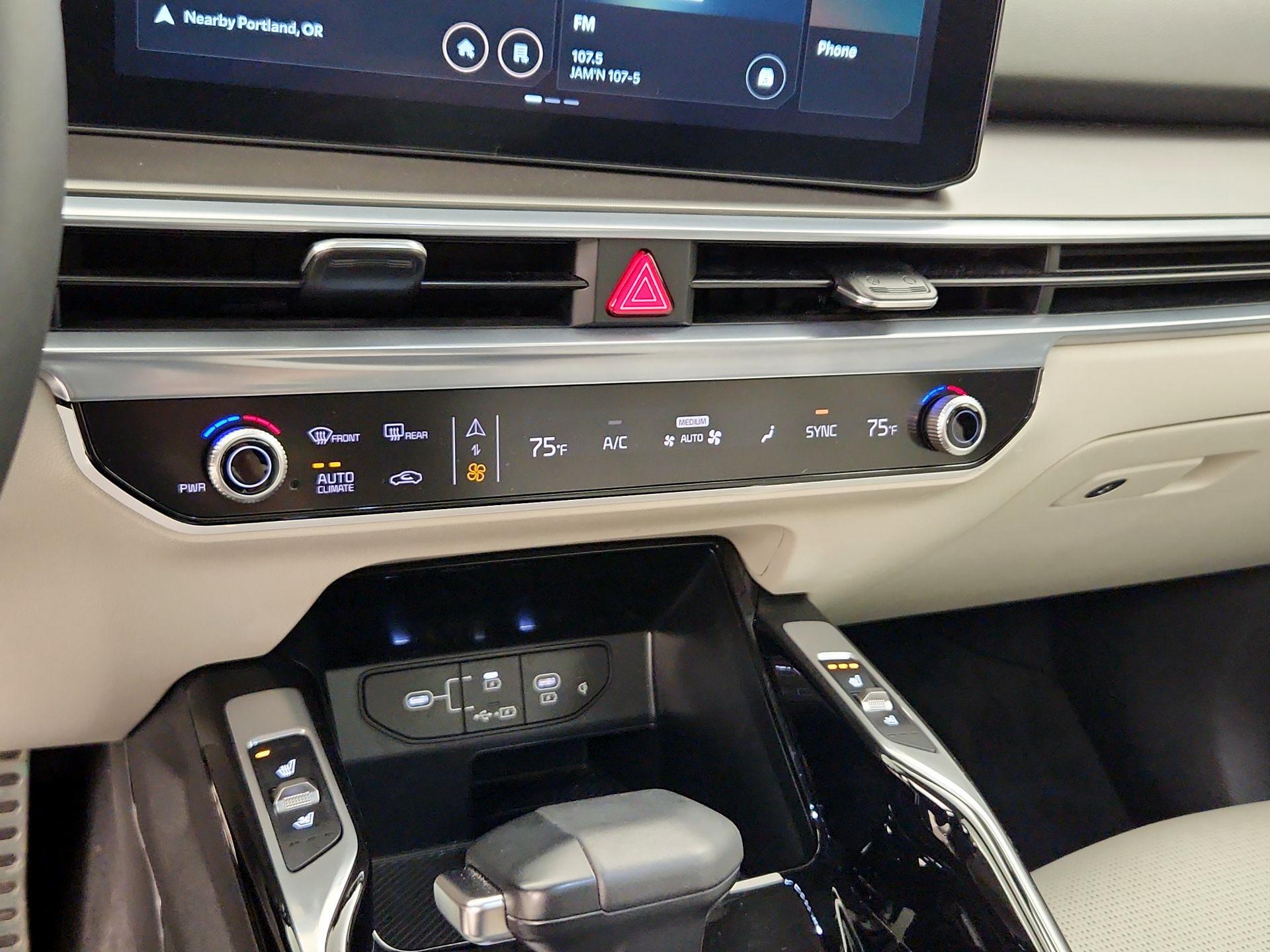 Thumbnail: 2024 Kia Sorento - 17