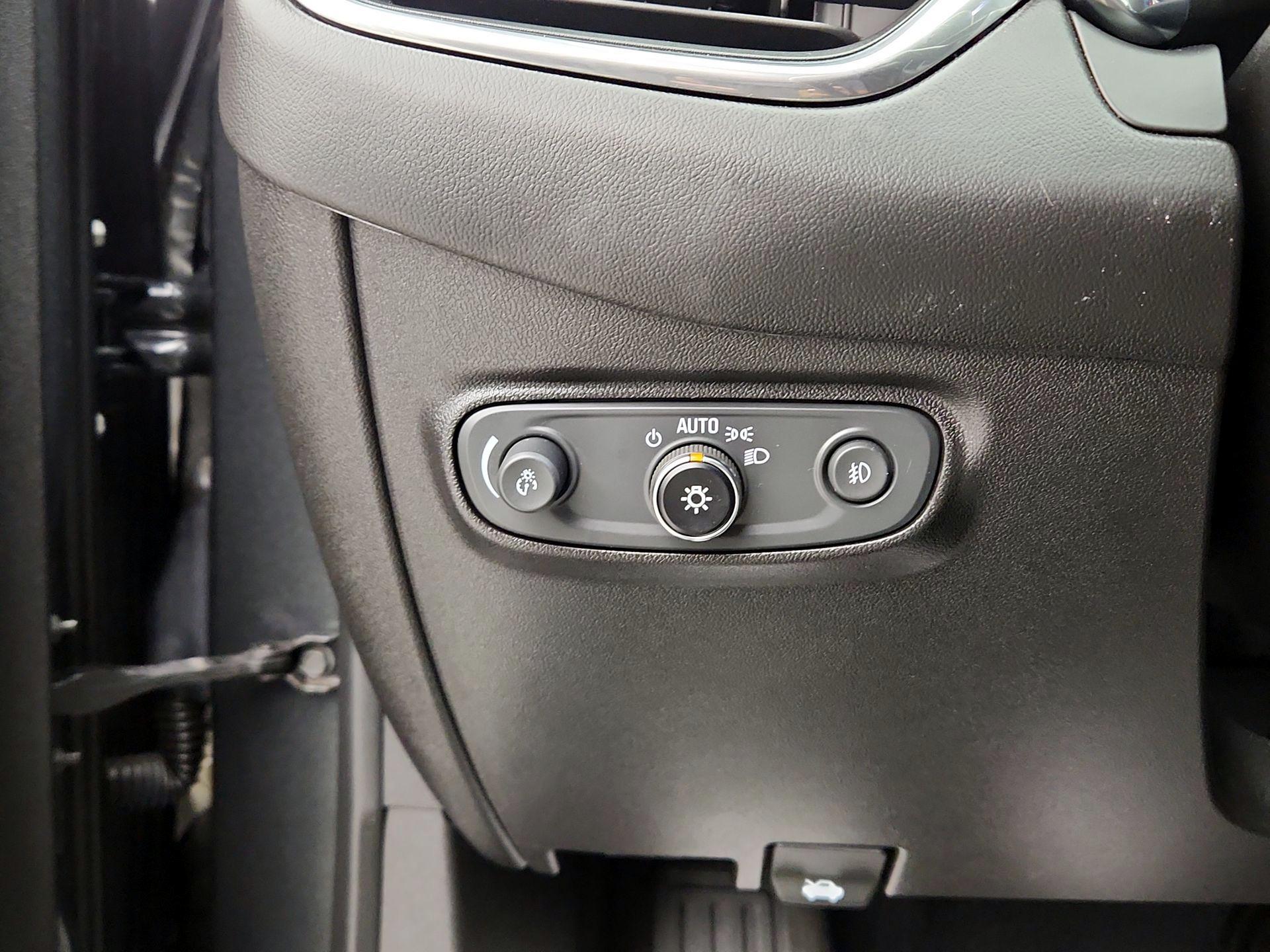 Thumbnail: 2020 Chevrolet Equinox - 13