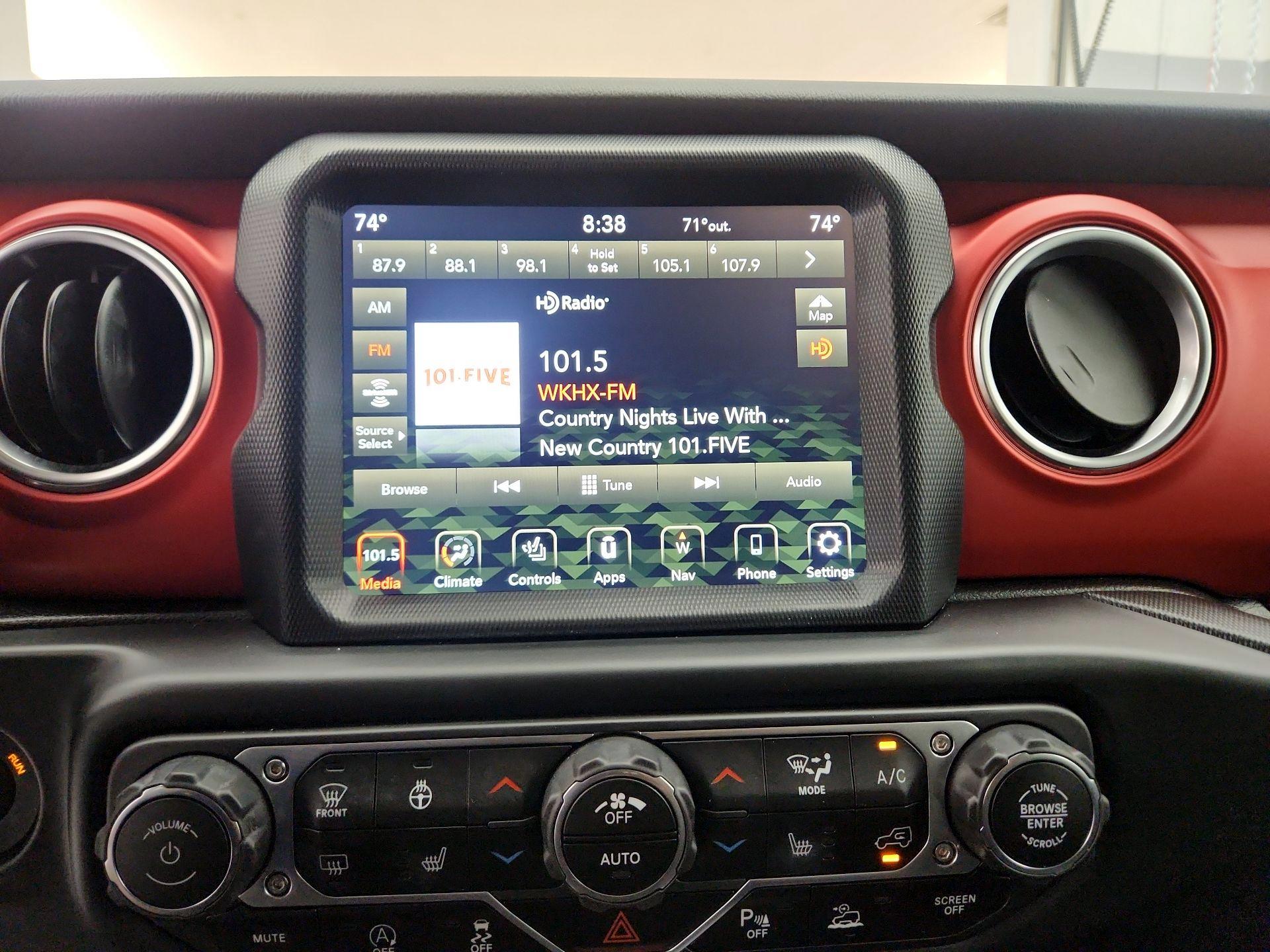 Thumbnail: 2021 Jeep Gladiator - 16