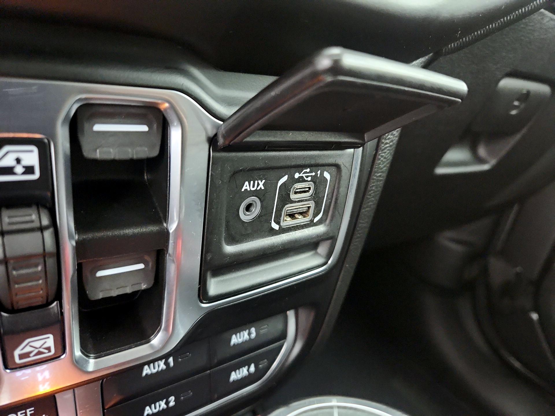 Thumbnail: 2021 Jeep Gladiator - 19