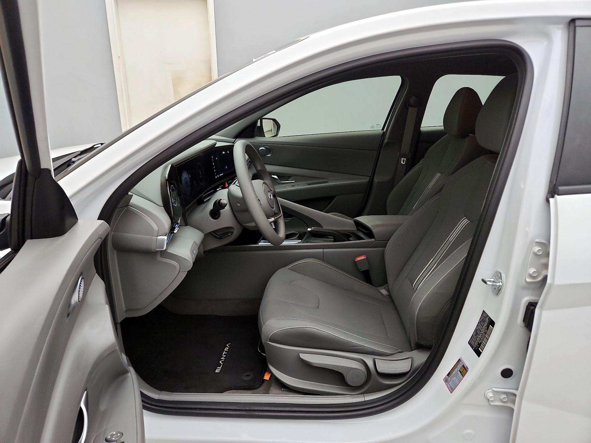 Thumbnail: 2024 Hyundai Elantra - 11