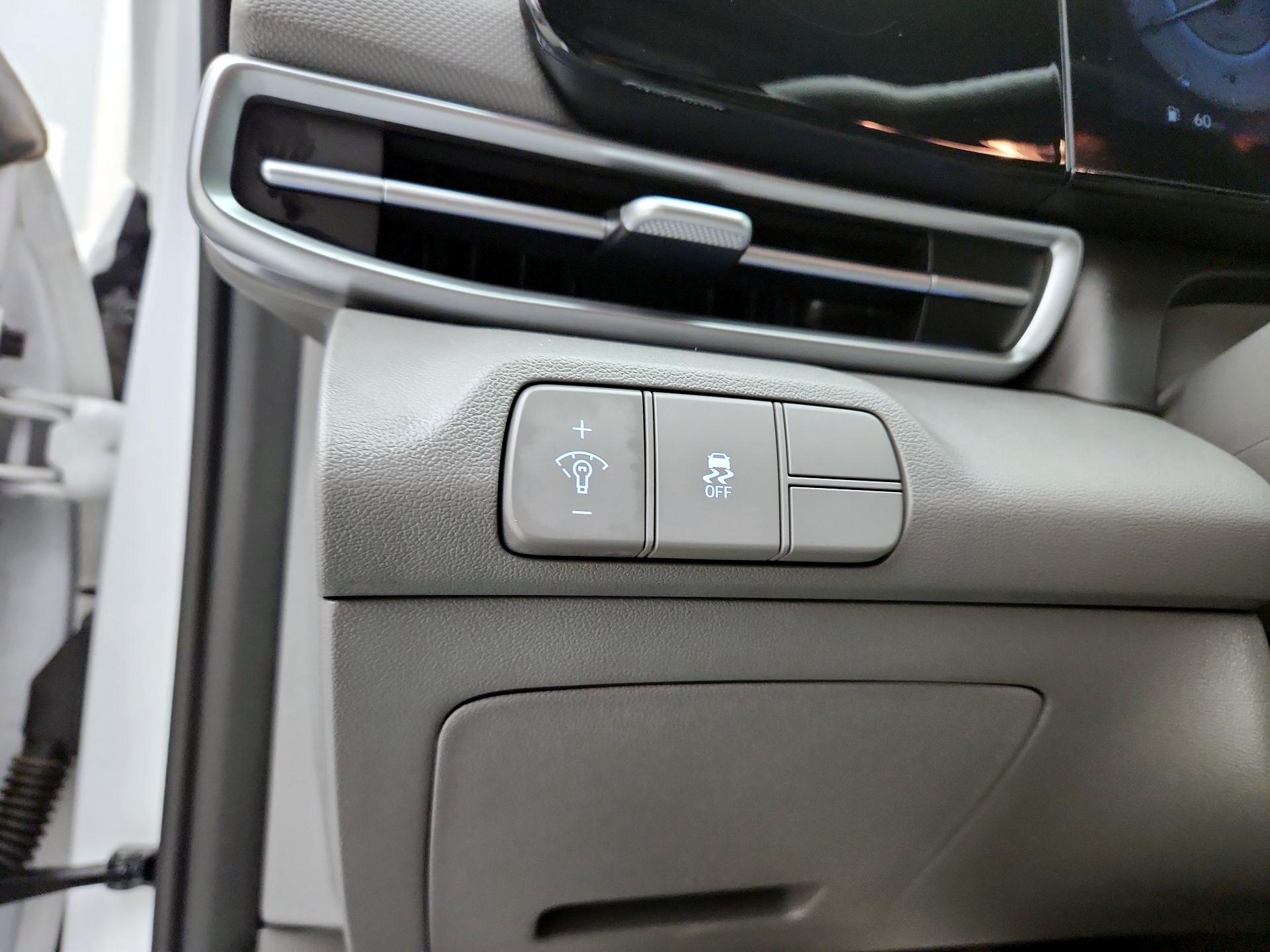 Thumbnail: 2024 Hyundai Elantra - 13