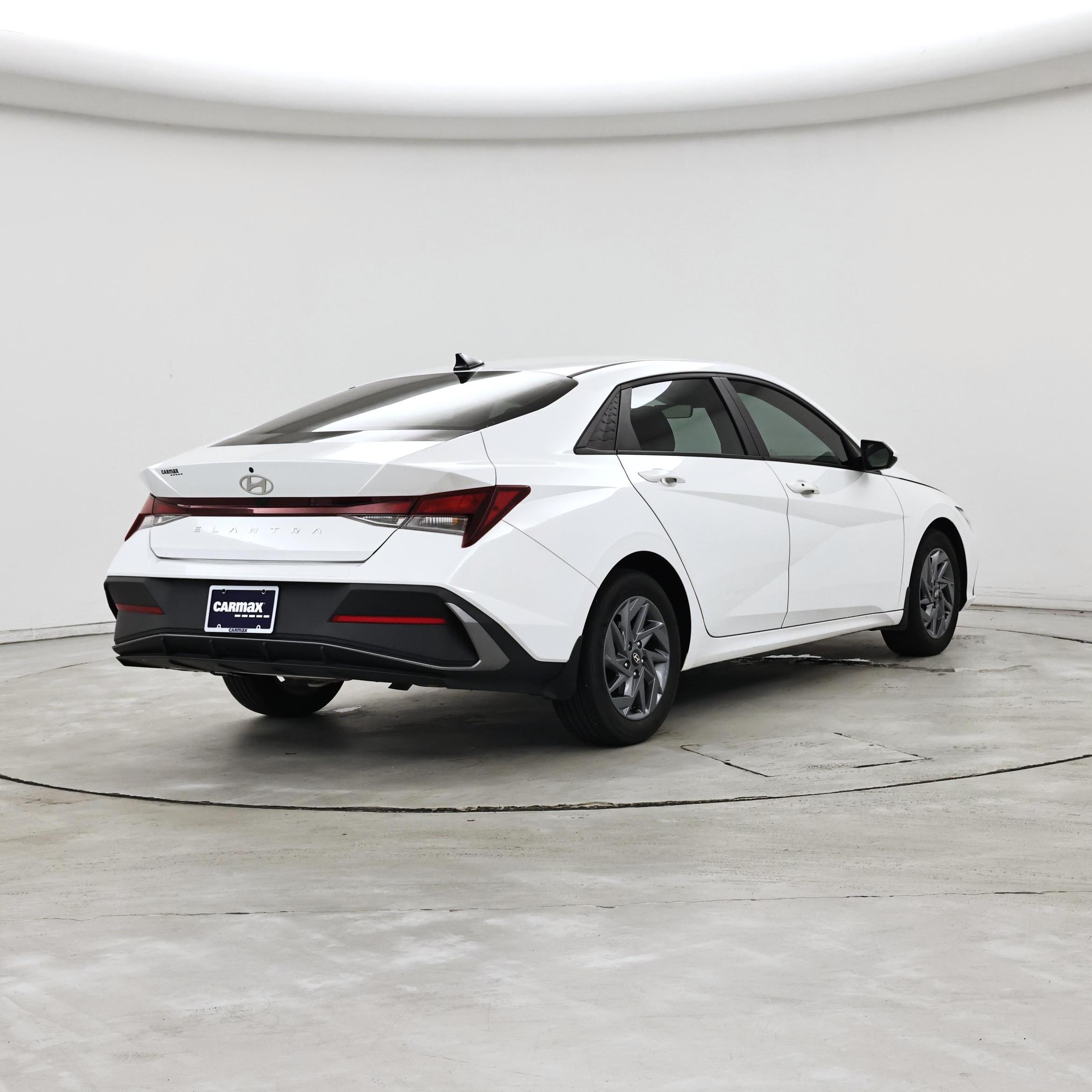 Thumbnail: 2024 Hyundai Elantra - 8