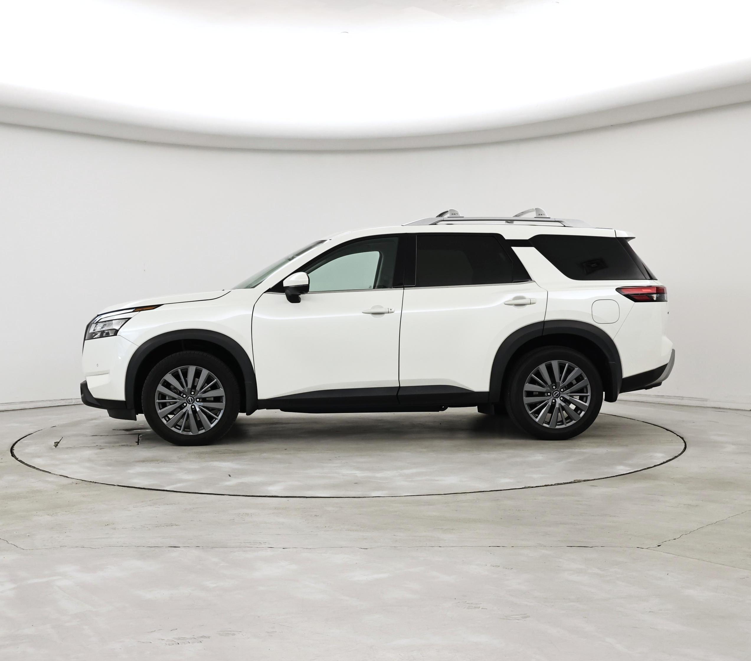 Thumbnail: 2024 Nissan Pathfinder - 3