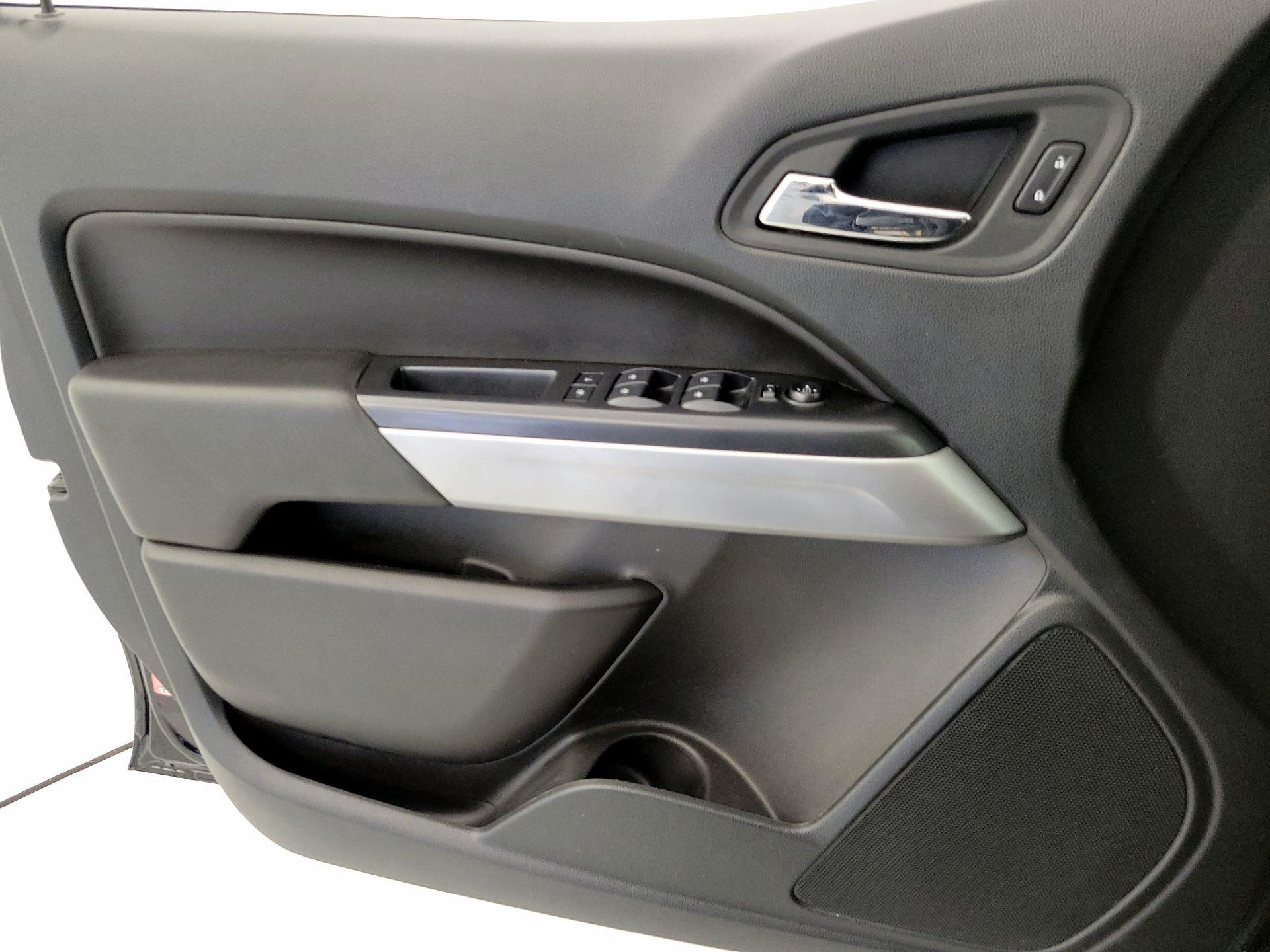 Thumbnail: 2022 Chevrolet Colorado - 12