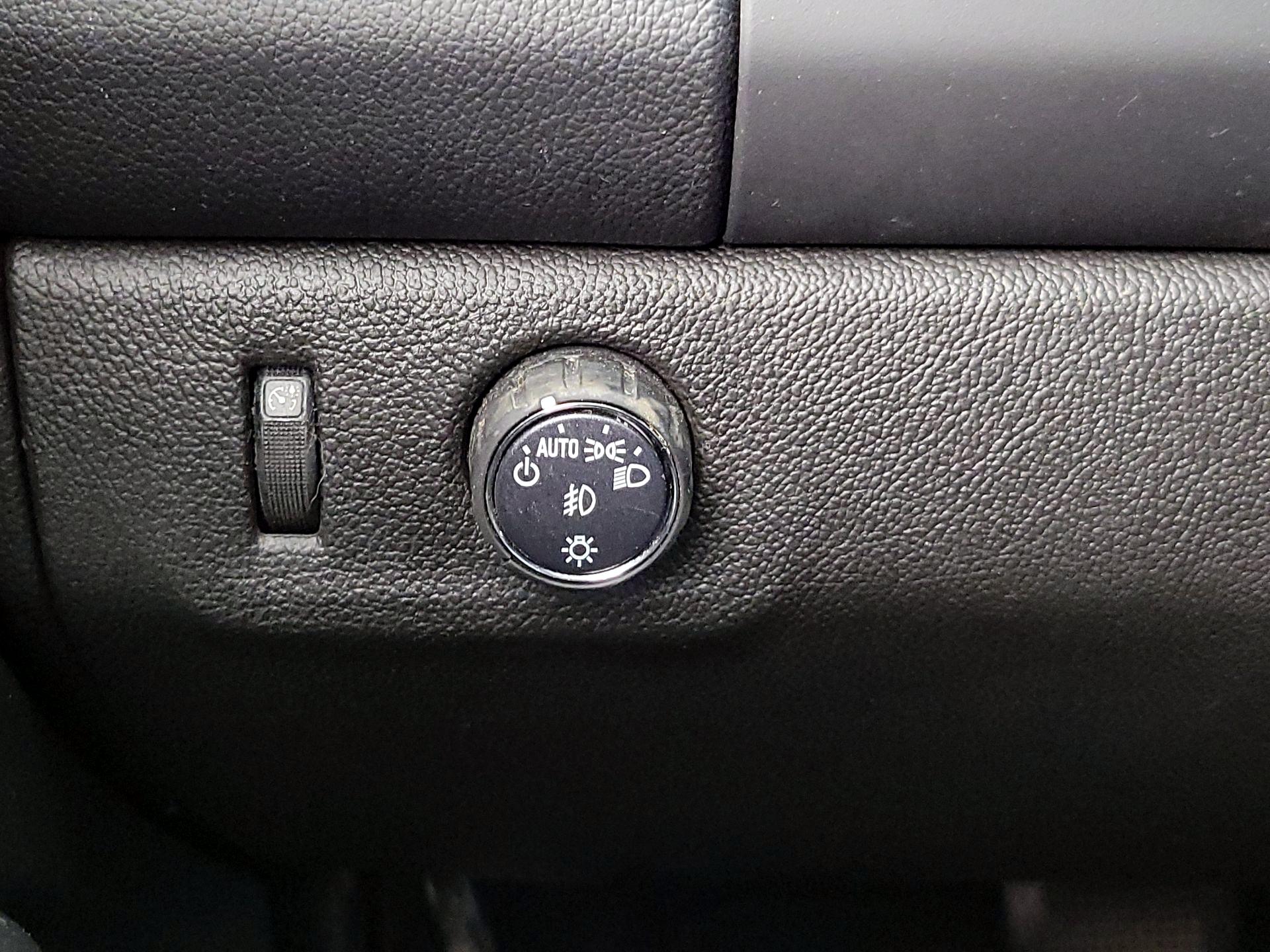 Thumbnail: 2022 Chevrolet Colorado - 13