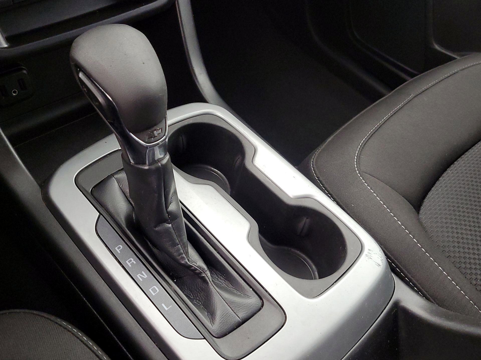 Thumbnail: 2022 Chevrolet Colorado - 17