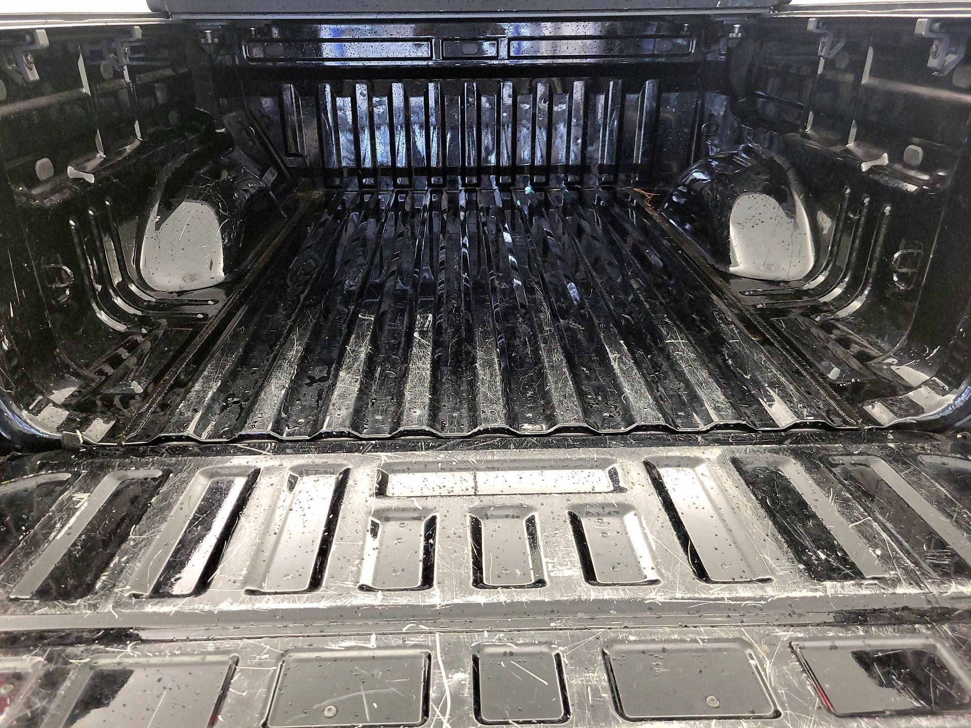 Thumbnail: 2022 Chevrolet Colorado - 20