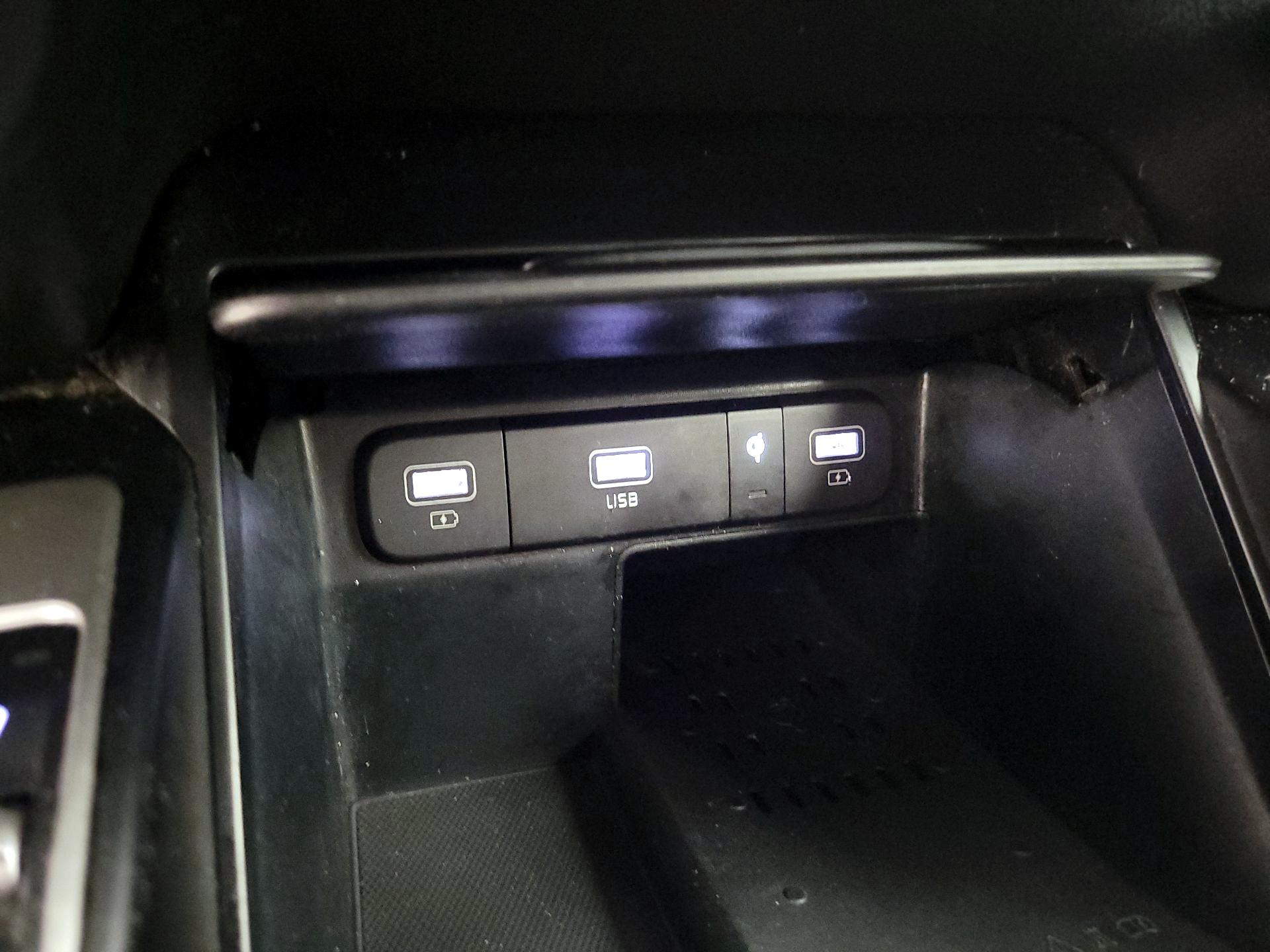 Thumbnail: 2023 Kia Sorento - 19