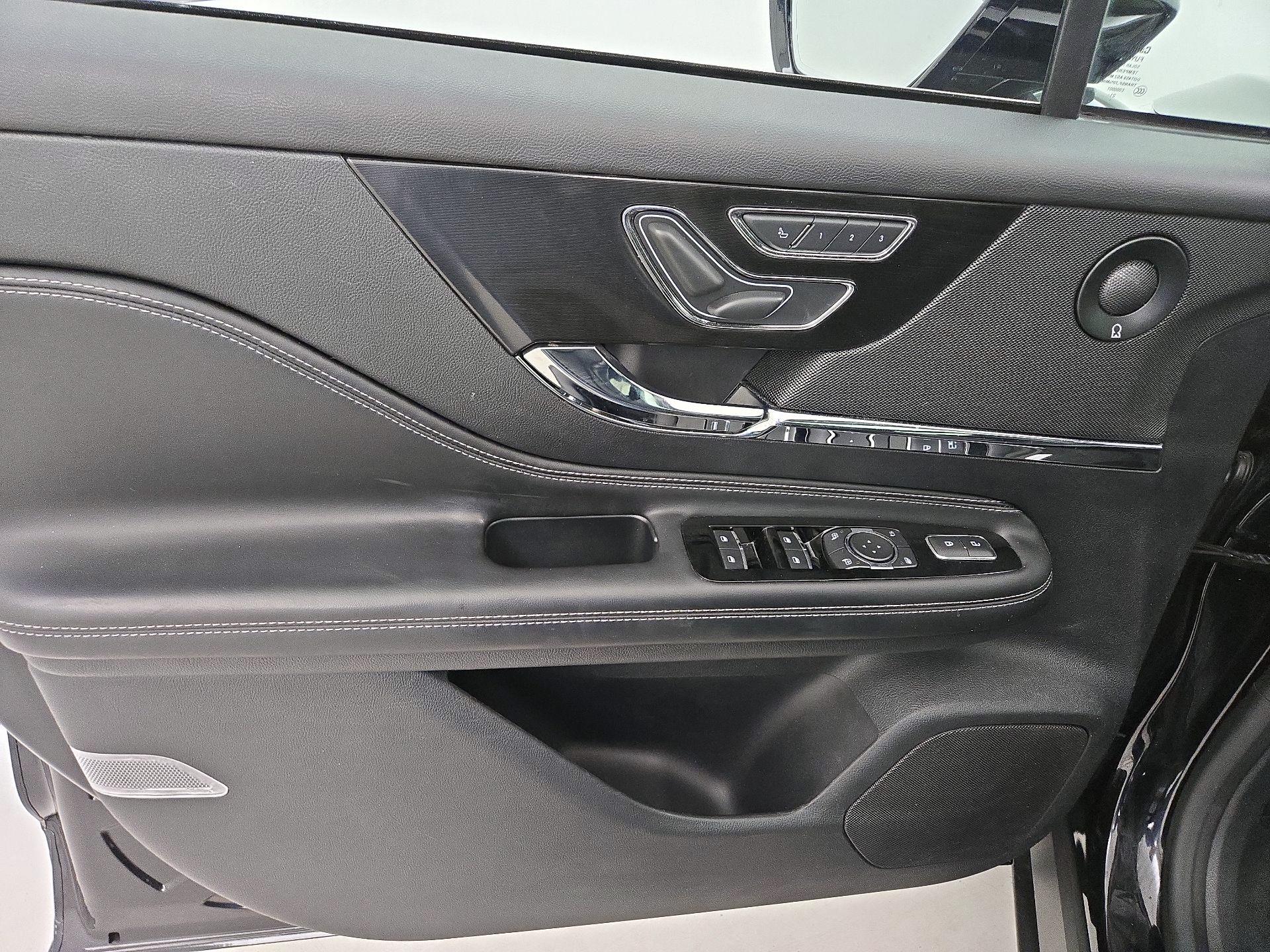 Thumbnail: 2022 Lincoln Corsair - 12