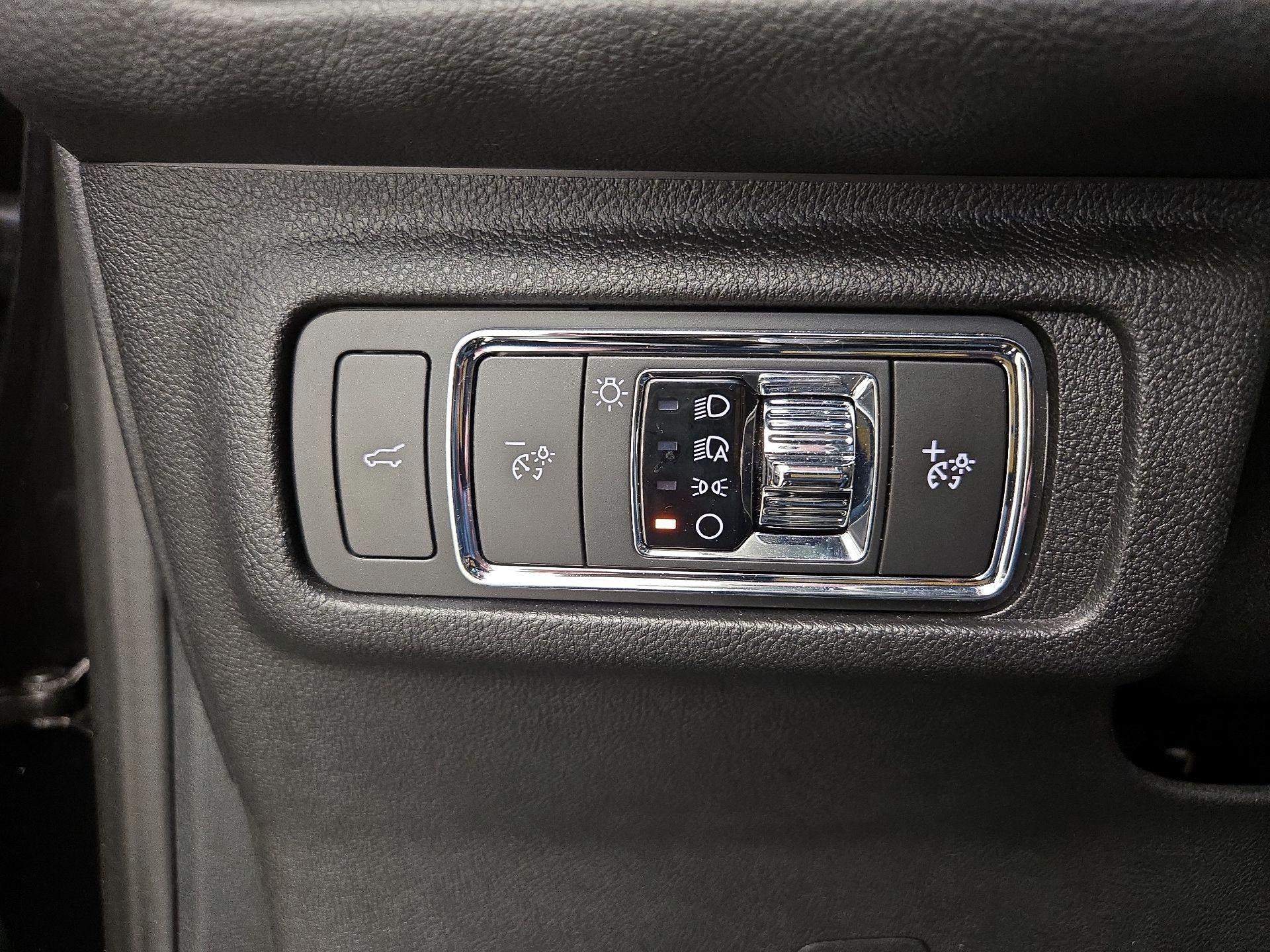 Thumbnail: 2022 Lincoln Corsair - 13