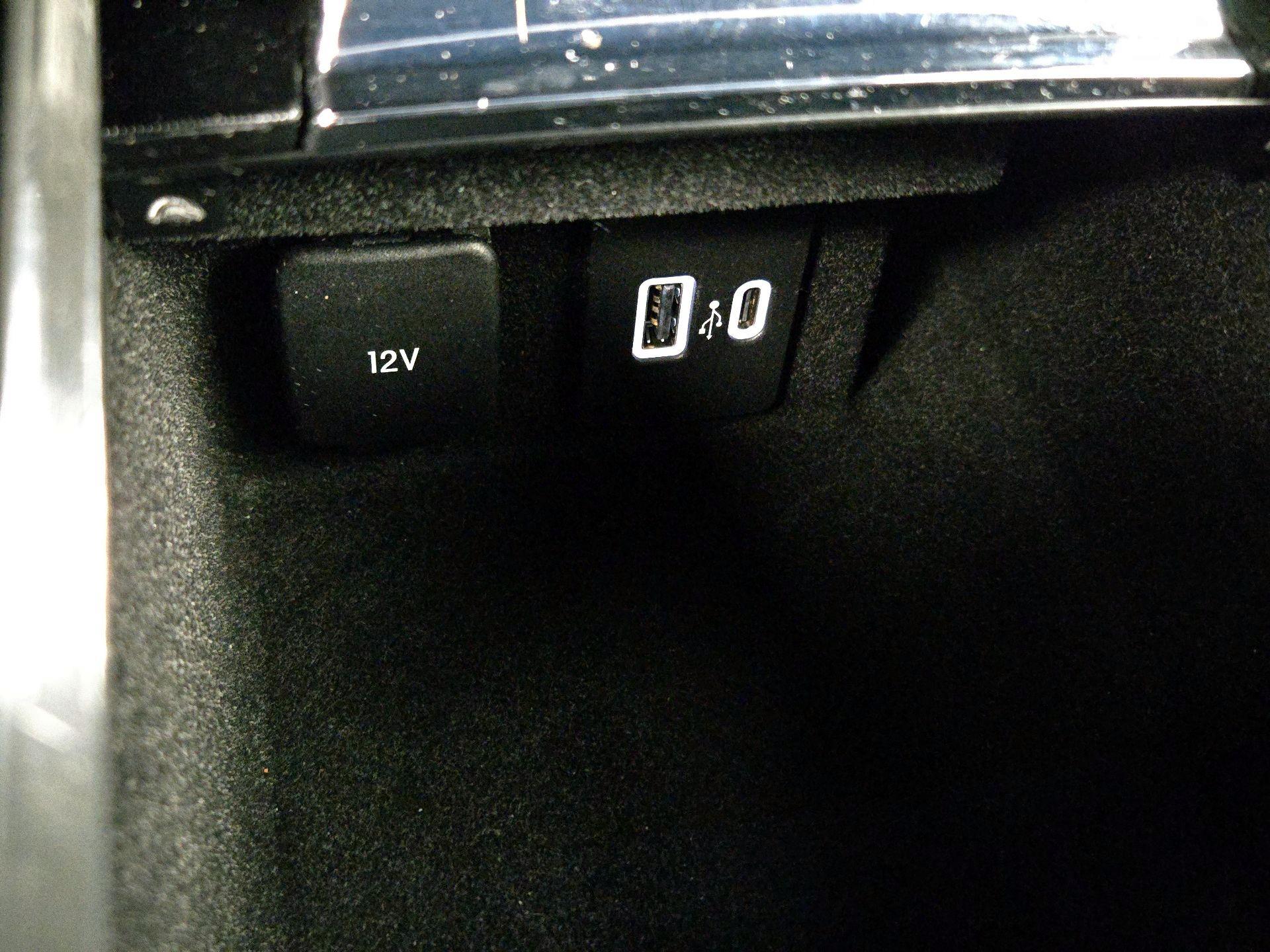 Thumbnail: 2022 Lincoln Corsair - 19