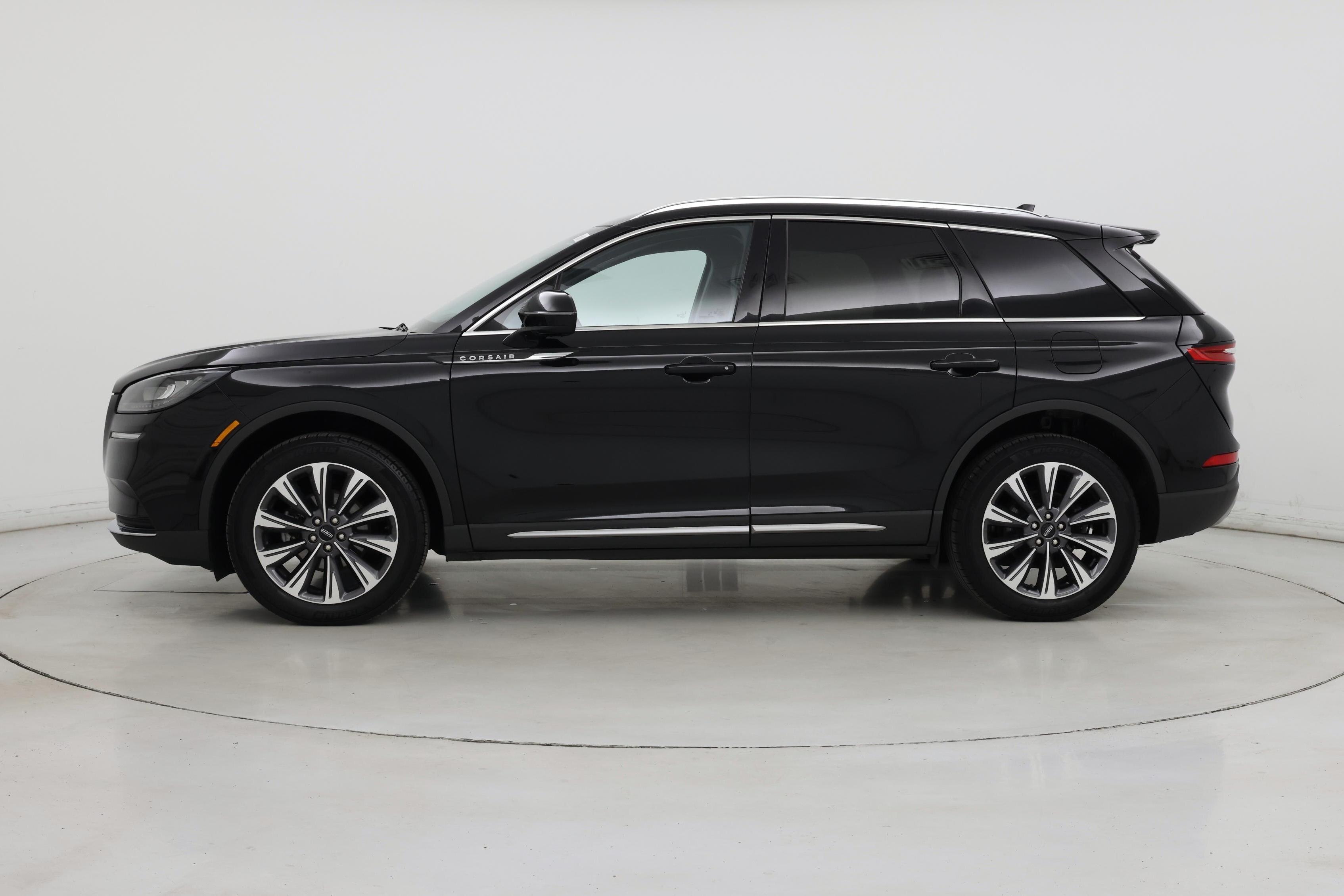 Thumbnail: 2022 Lincoln Corsair - 3