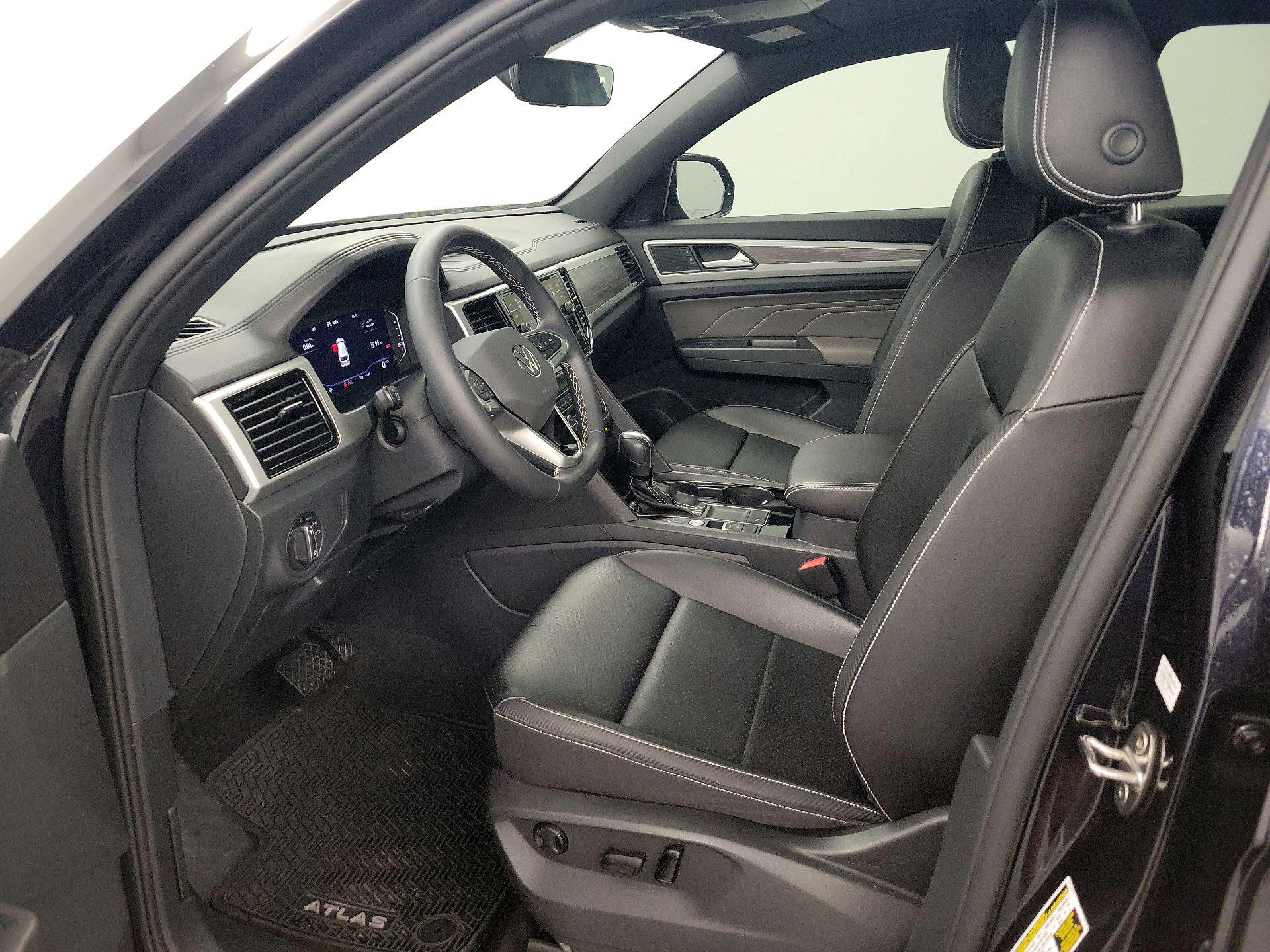 Thumbnail: 2022 Volkswagen Atlas - 11