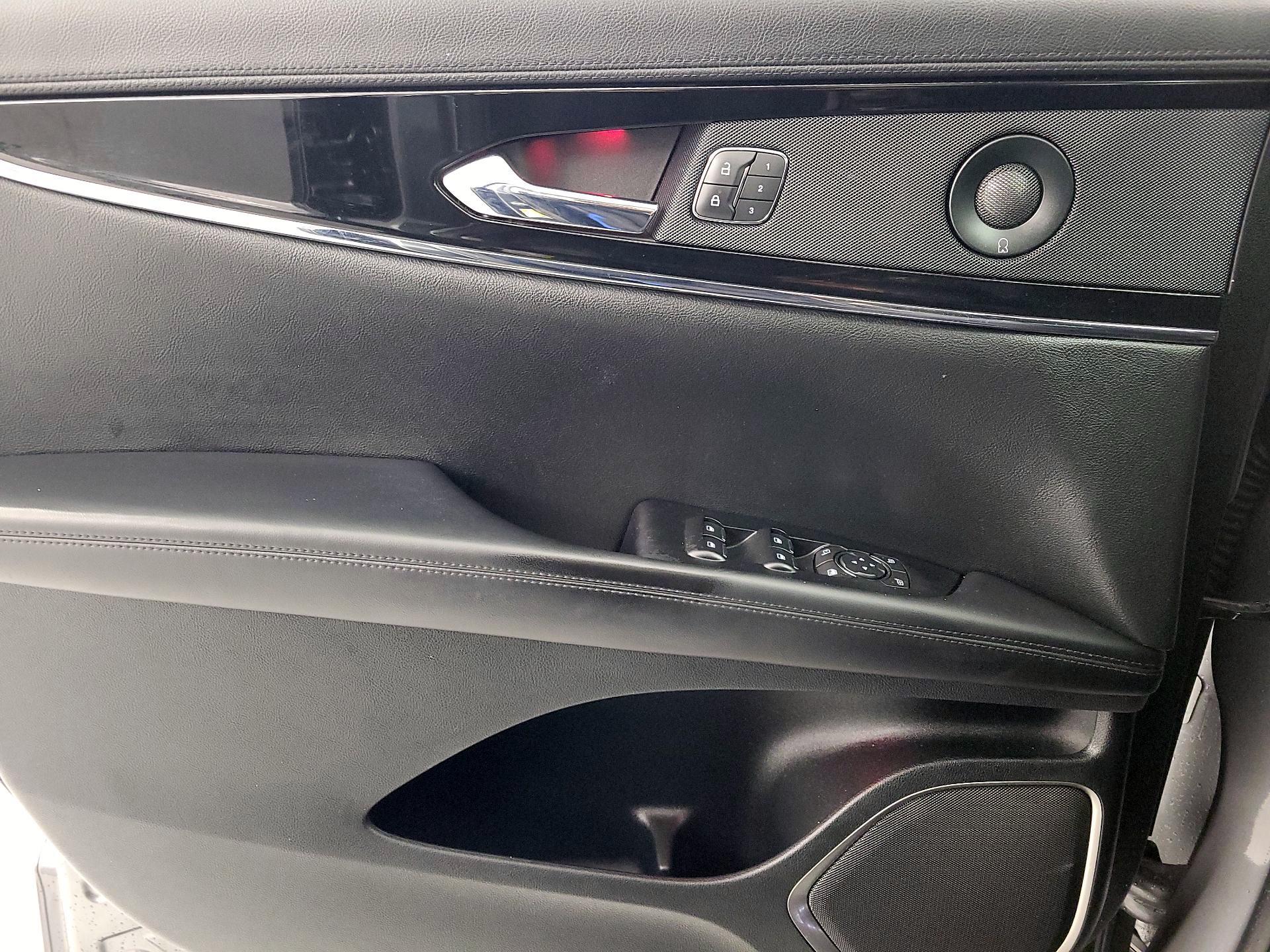 Thumbnail: 2022 Lincoln Nautilus - 12