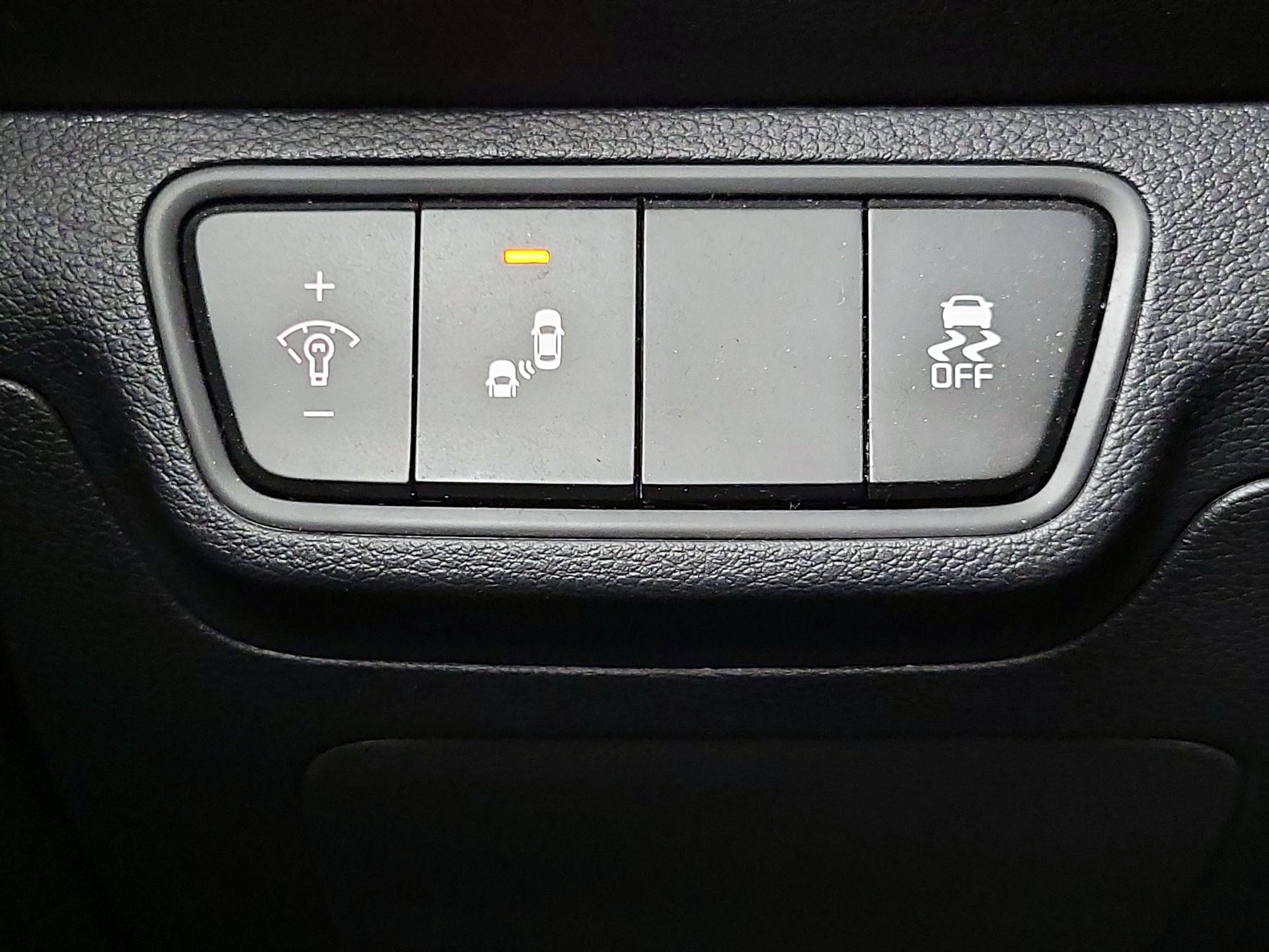 Thumbnail: 2023 Kia Forte - 13