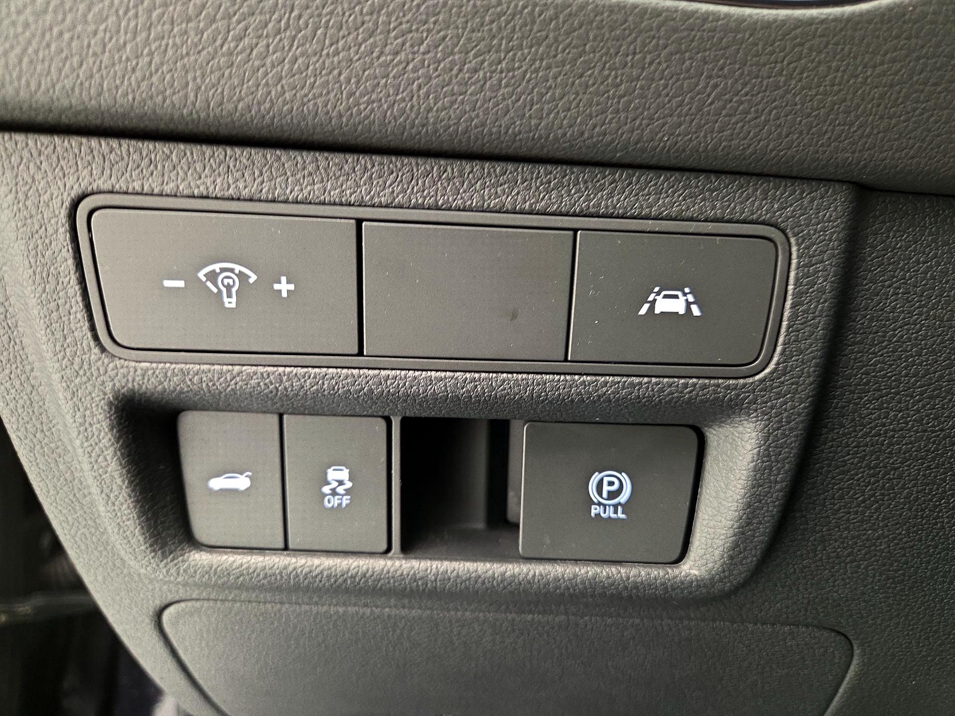 Thumbnail: 2023 Hyundai Sonata - 13