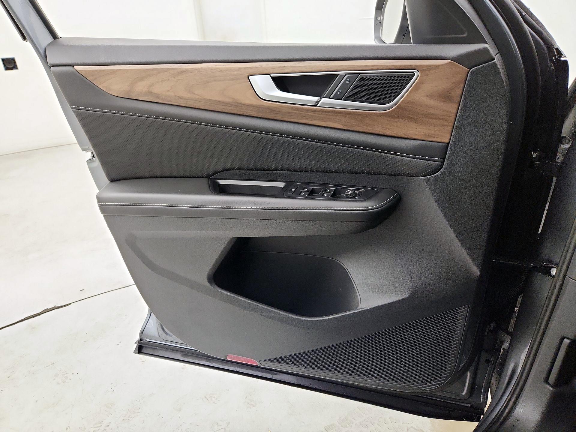 Thumbnail: 2024 Volkswagen Atlas - 12