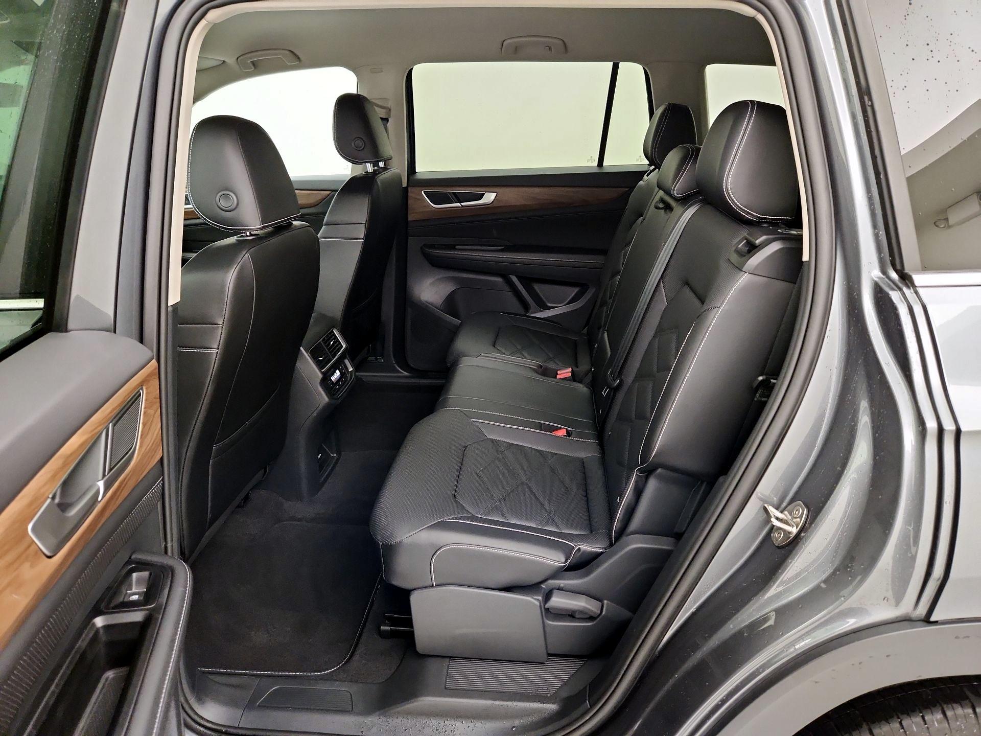 Thumbnail: 2024 Volkswagen Atlas - 19