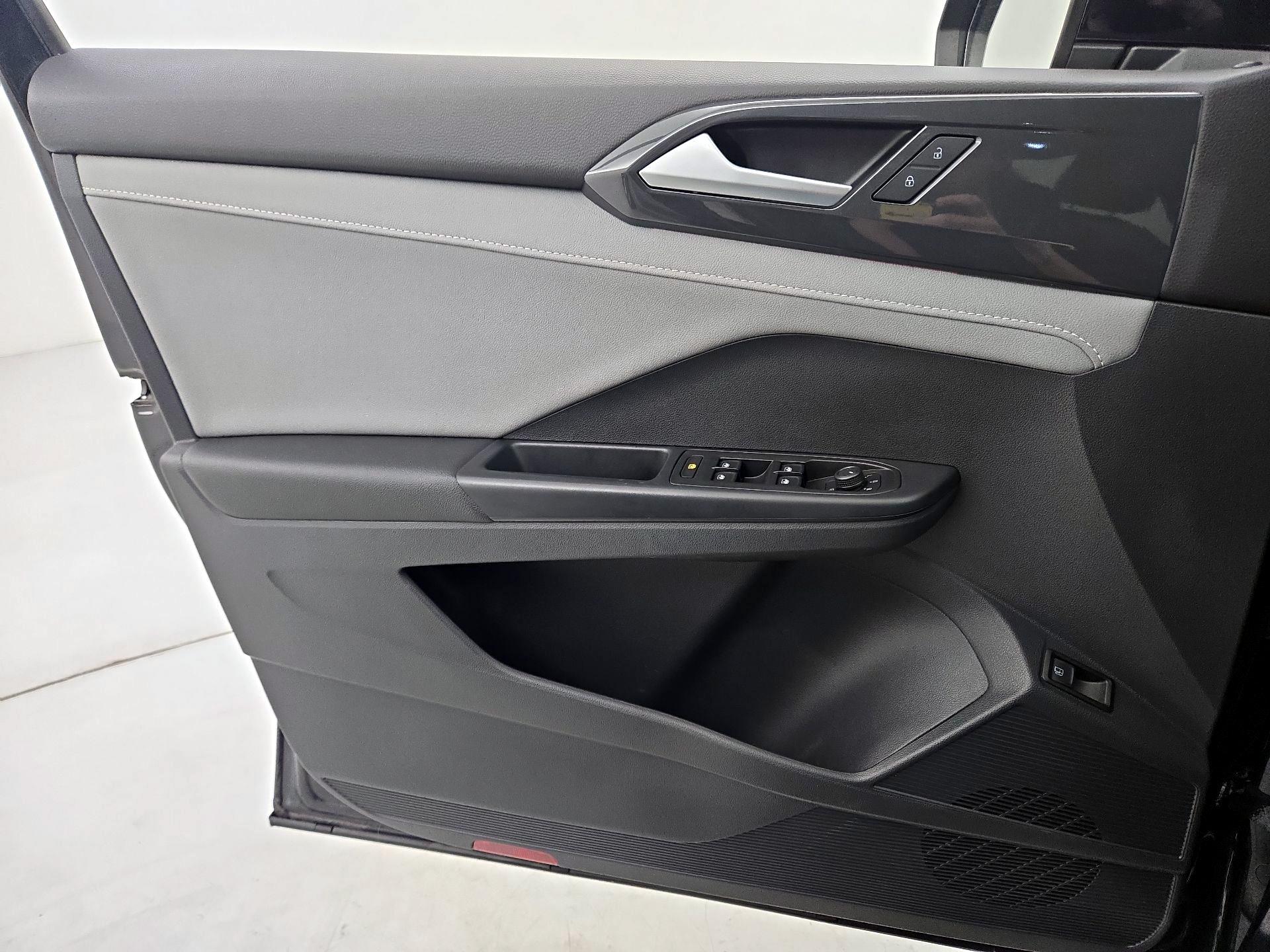 Thumbnail: 2023 Volkswagen Taos - 12