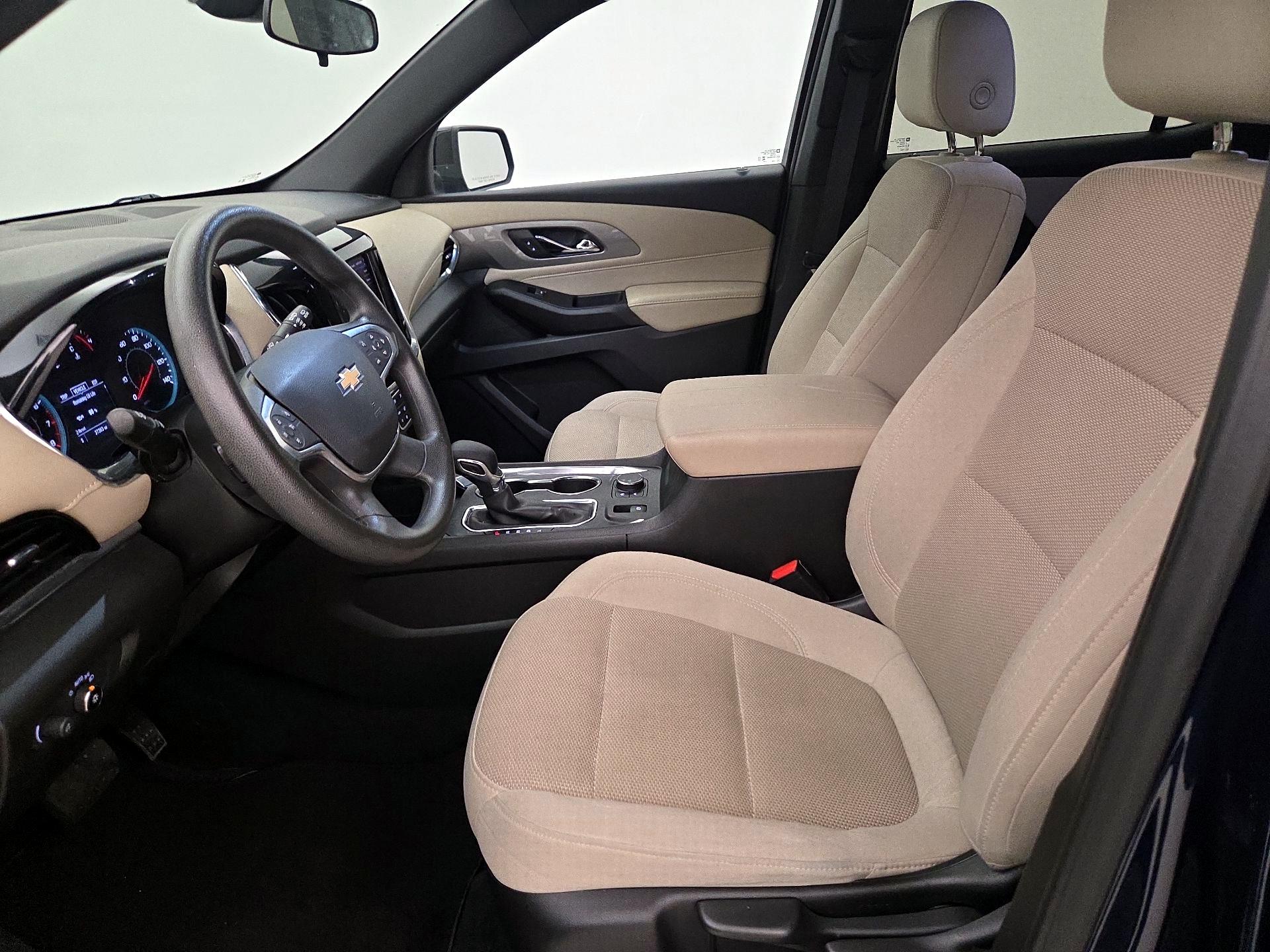 Thumbnail: 2023 Chevrolet Traverse - 11