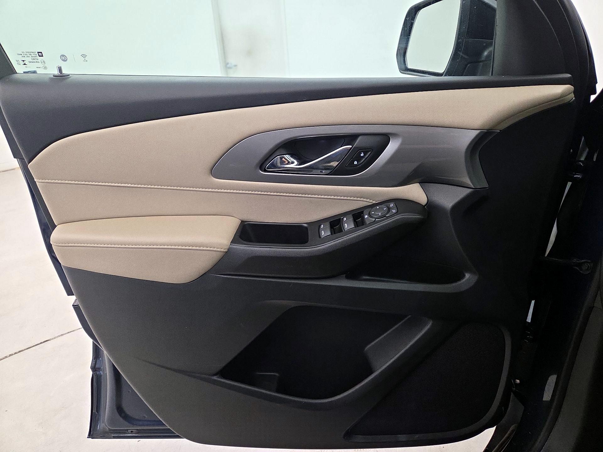 Thumbnail: 2023 Chevrolet Traverse - 12