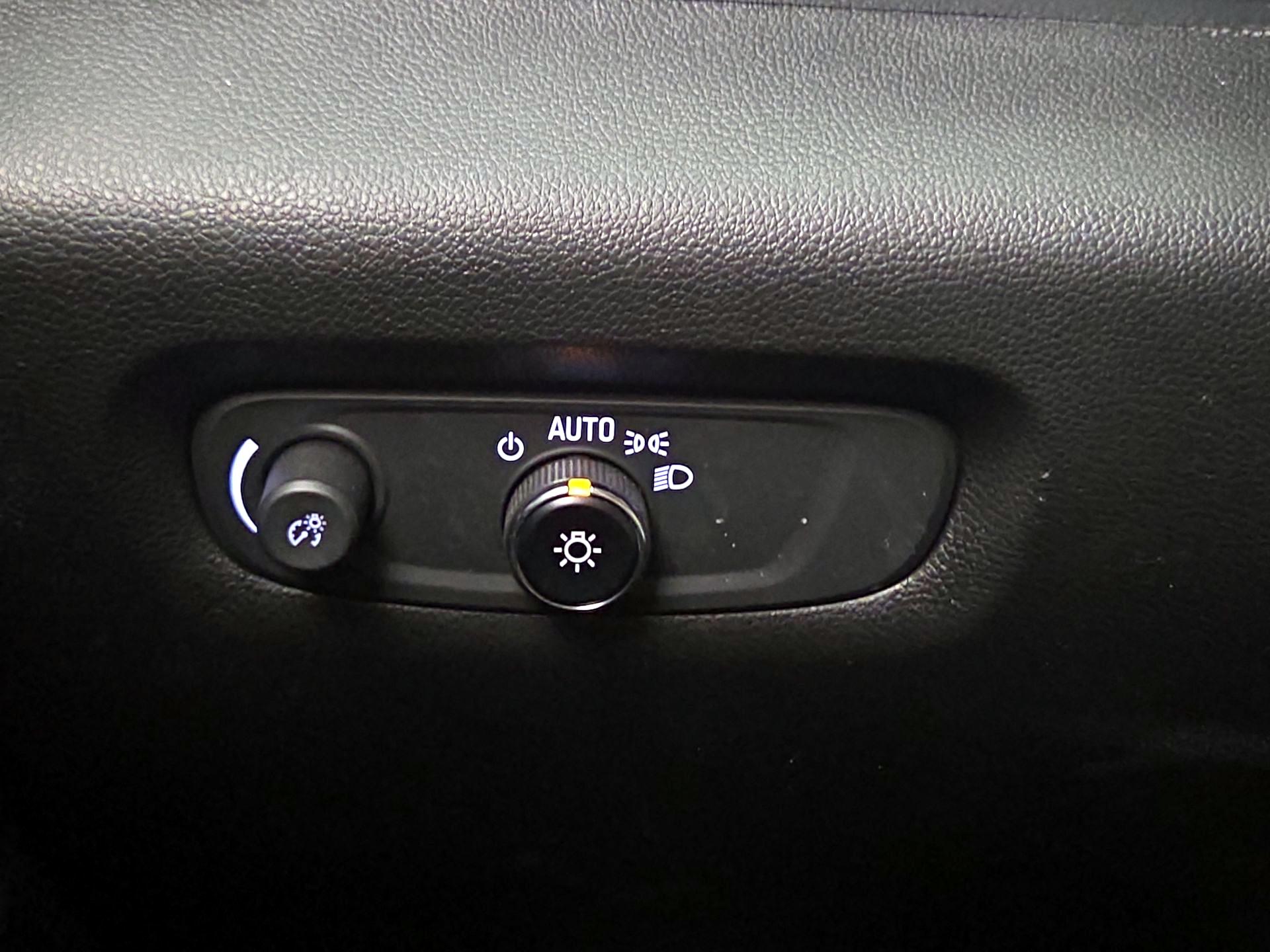 Thumbnail: 2023 Chevrolet Traverse - 13