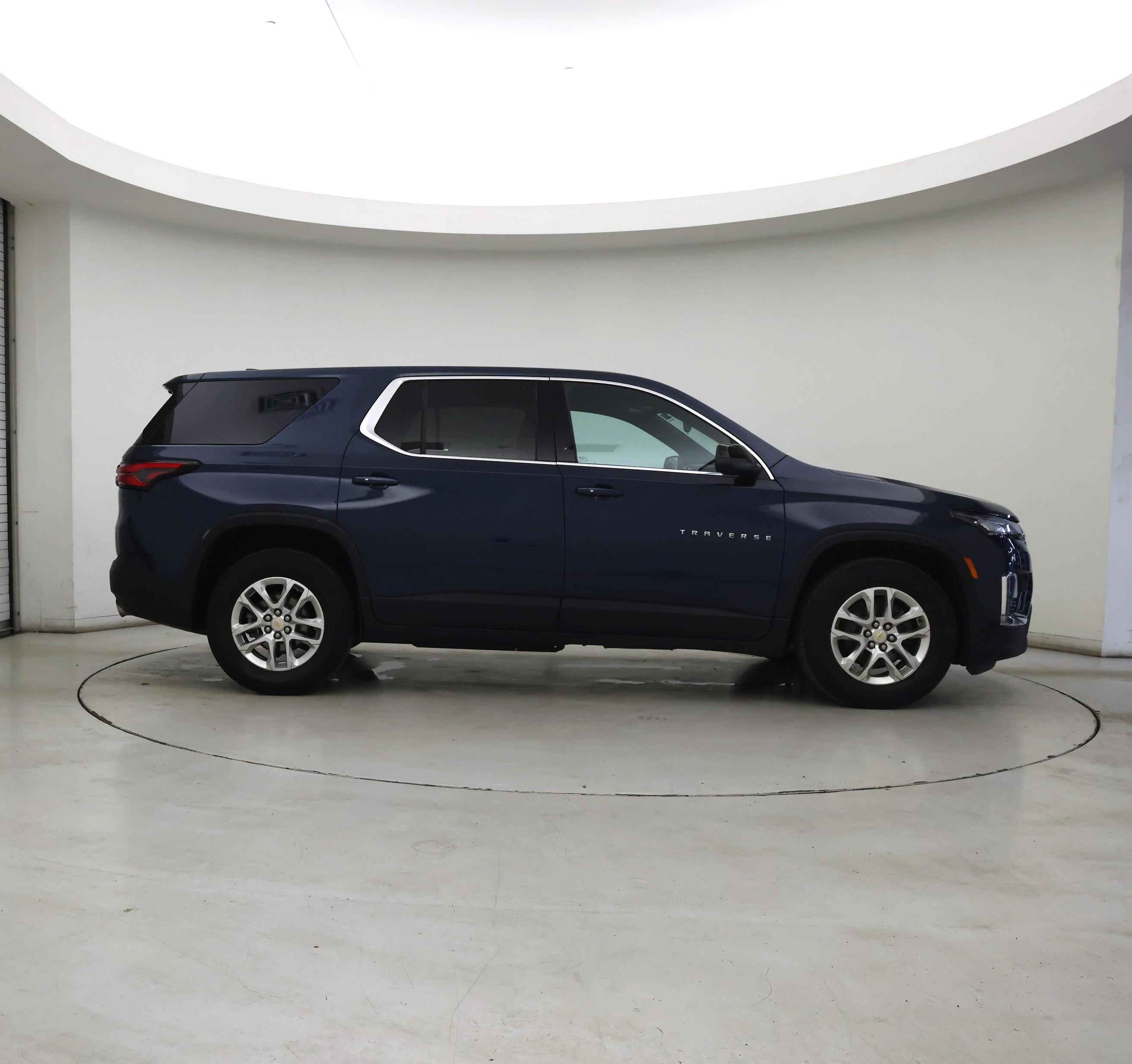 Thumbnail: 2023 Chevrolet Traverse - 7