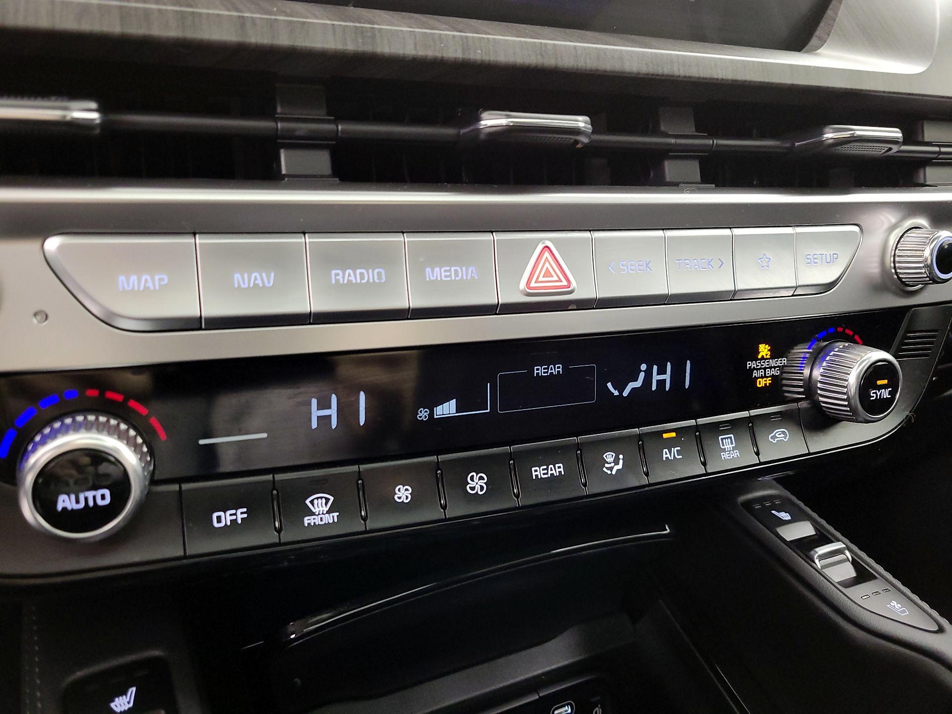 Thumbnail: 2023 Kia Telluride - 17