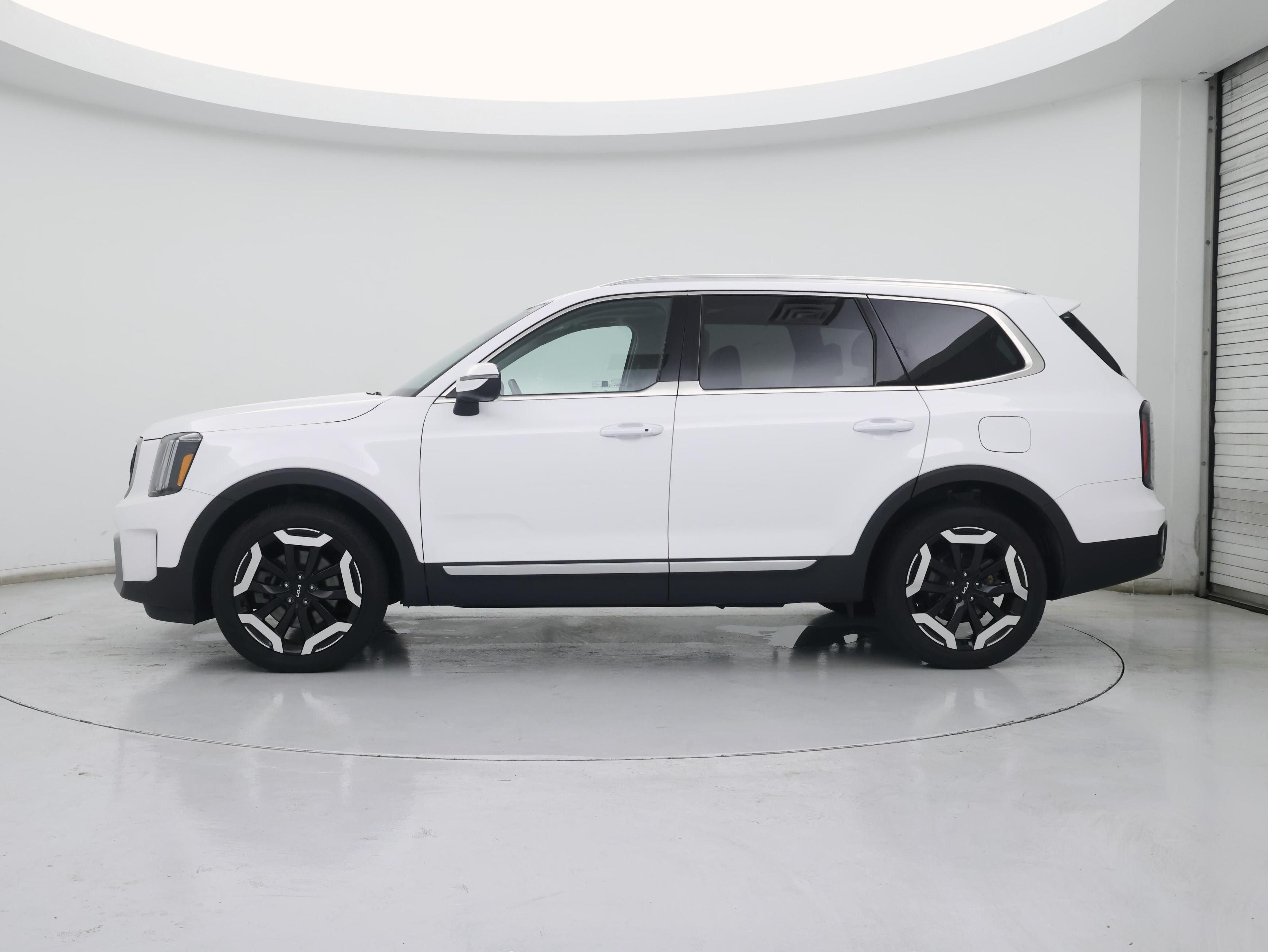 Thumbnail: 2023 Kia Telluride - 3