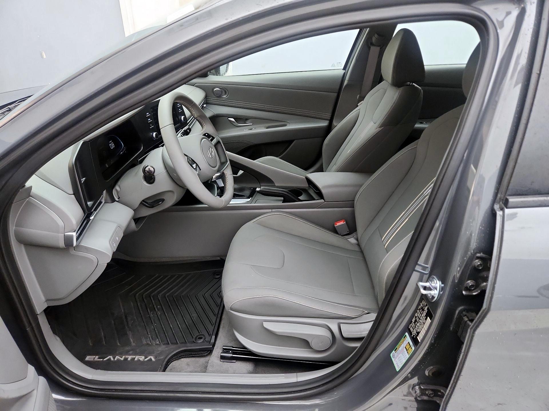 Thumbnail: 2025 Hyundai Elantra - 11
