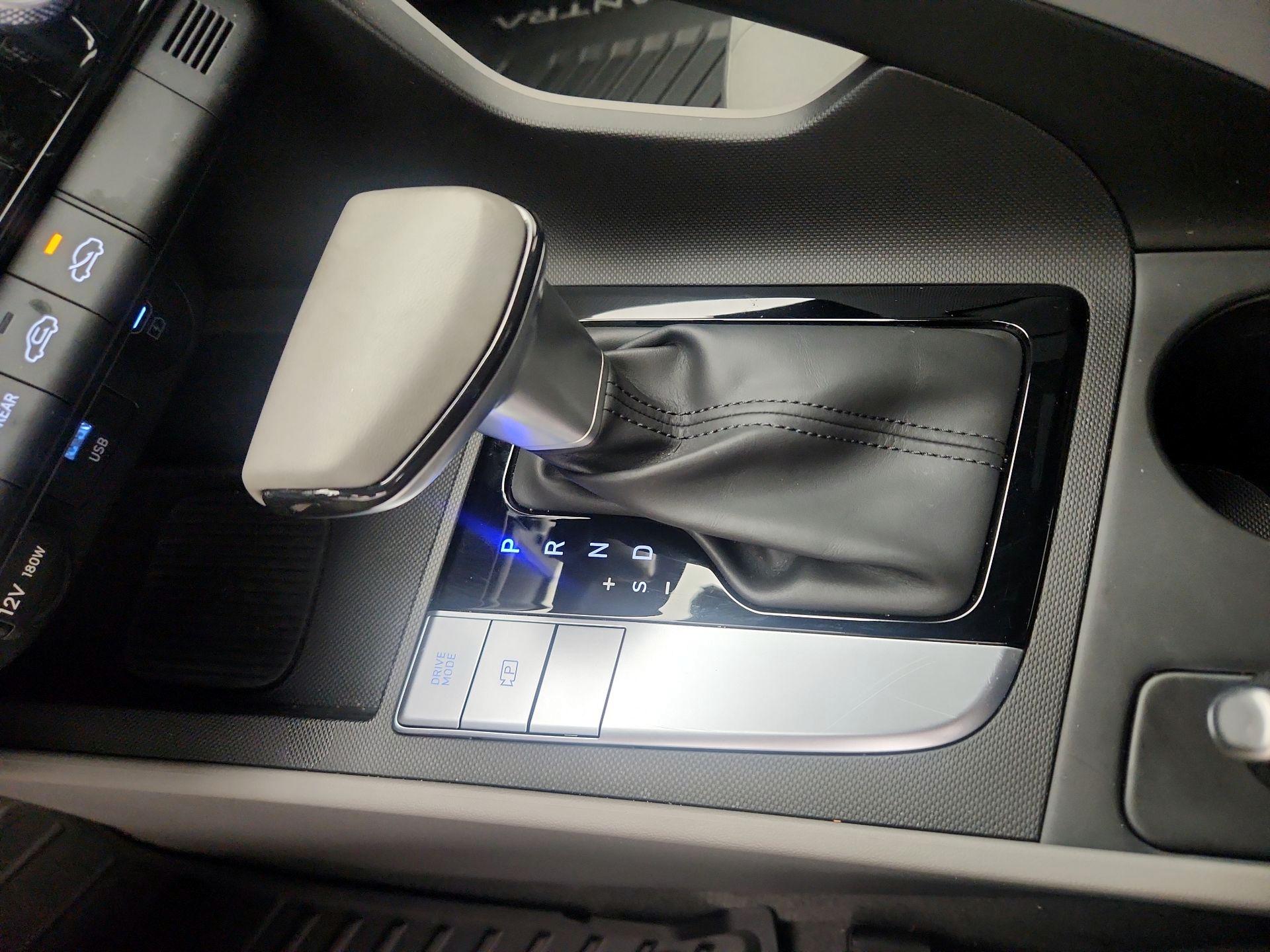 Thumbnail: 2025 Hyundai Elantra - 17