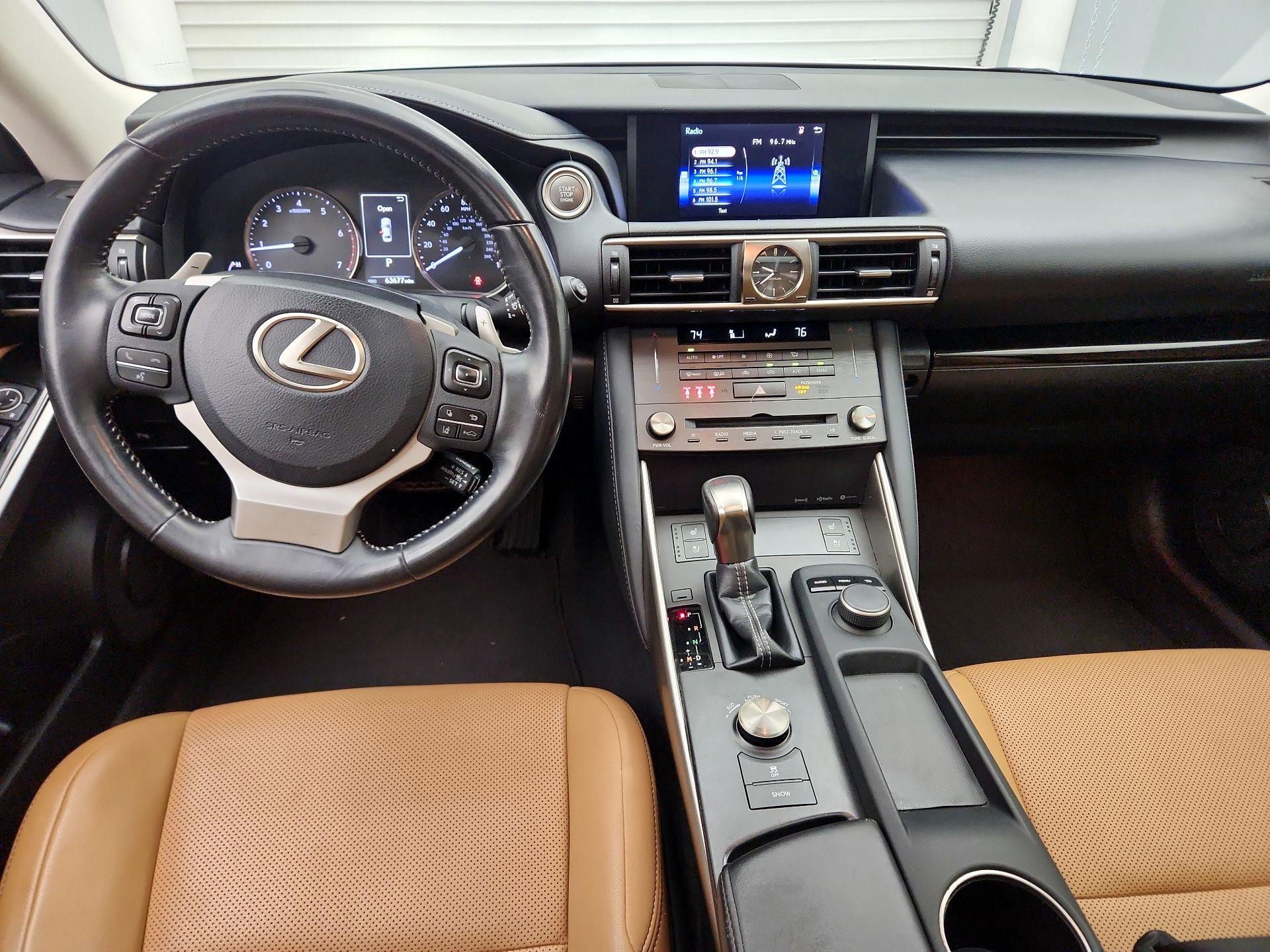 Thumbnail: 2019 Lexus IS - 9