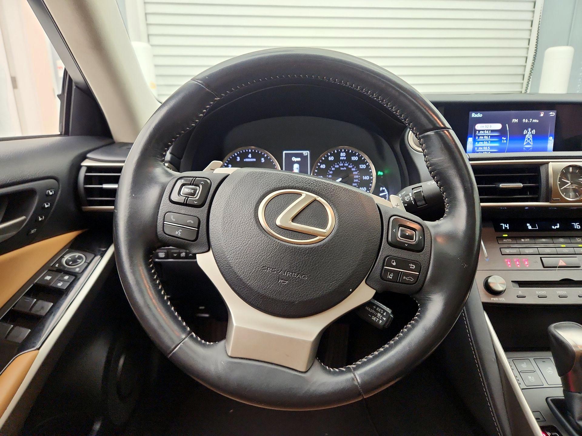 Thumbnail: 2019 Lexus IS - 10