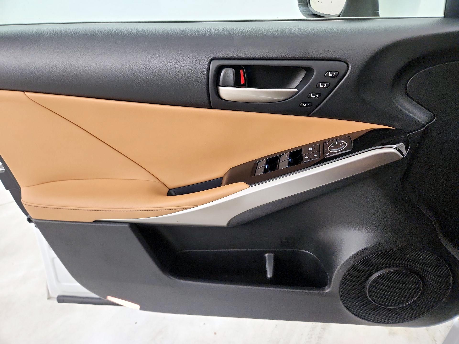 Thumbnail: 2019 Lexus IS - 12