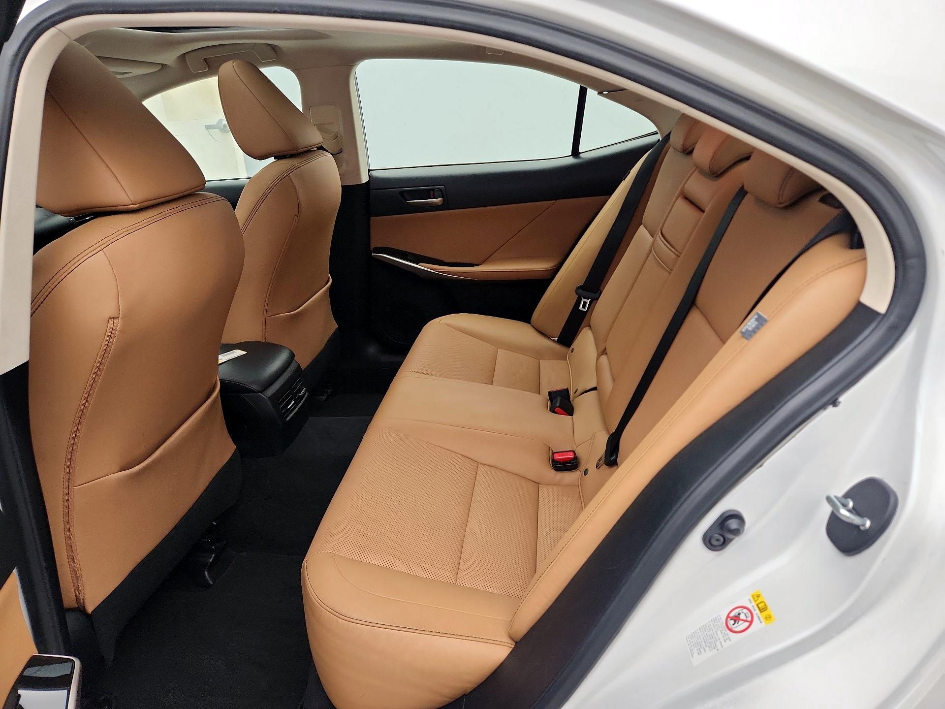 Thumbnail: 2019 Lexus IS - 19