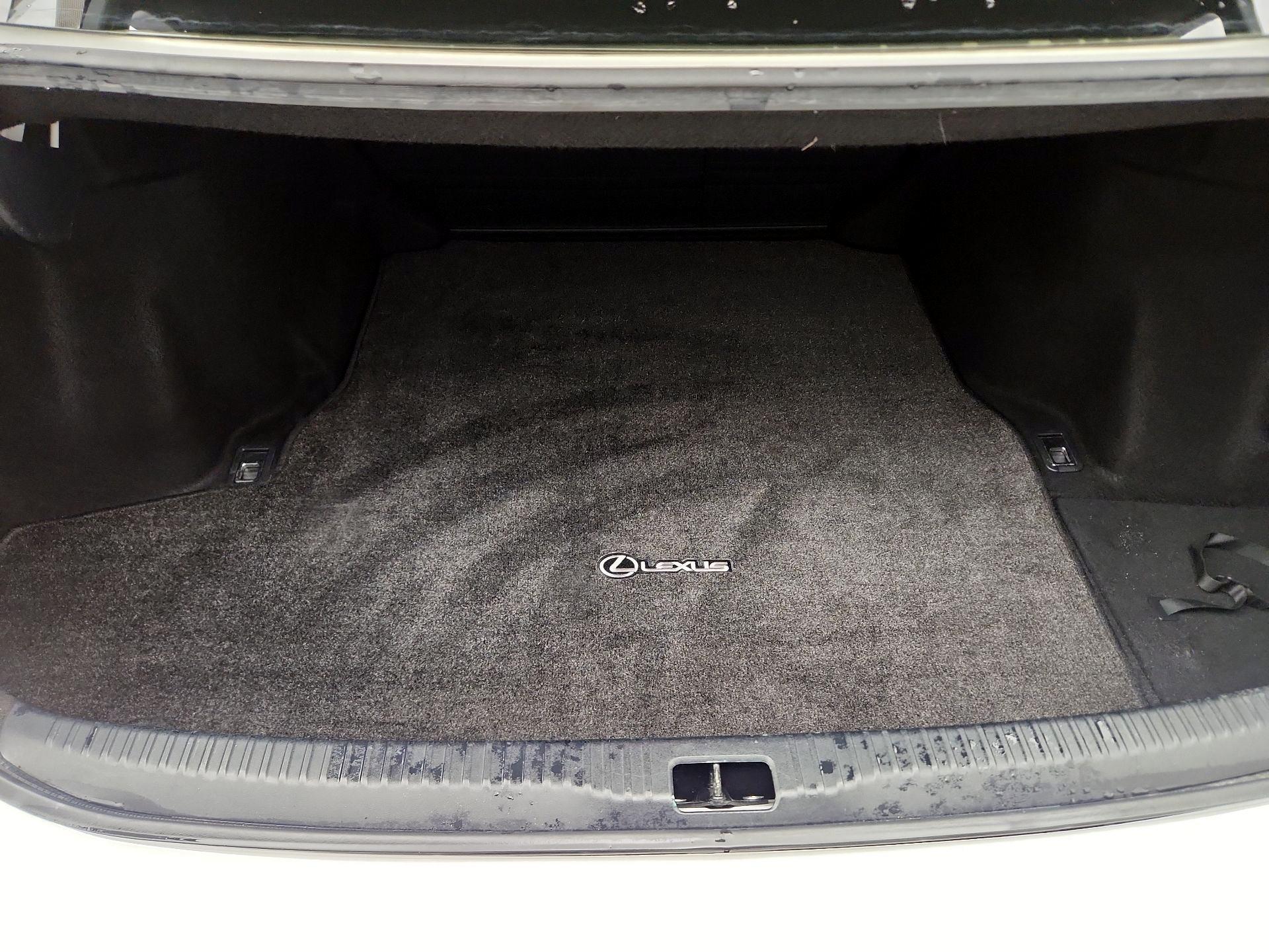 Thumbnail: 2019 Lexus IS - 20