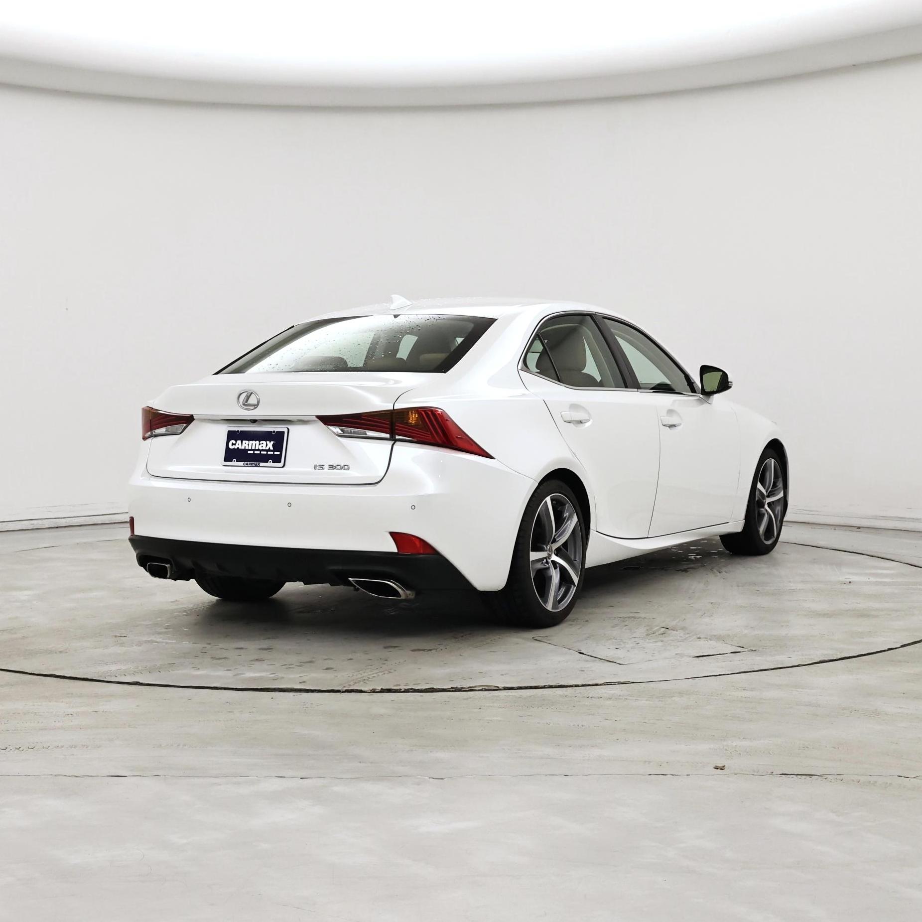 Thumbnail: 2019 Lexus IS - 8