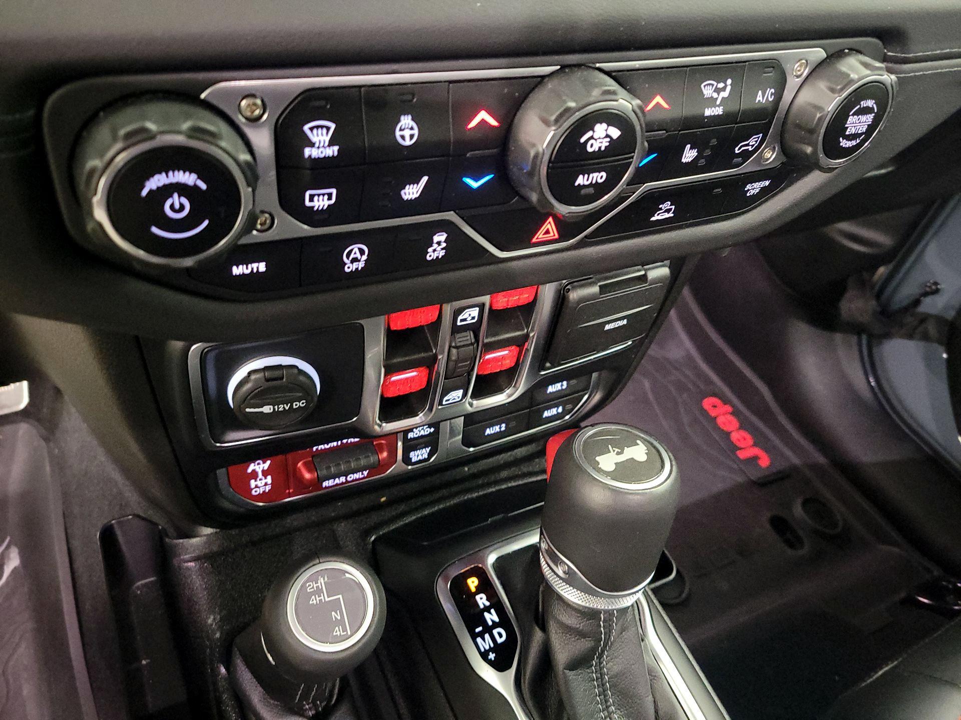 Thumbnail: 2024 Jeep Wrangler - 17