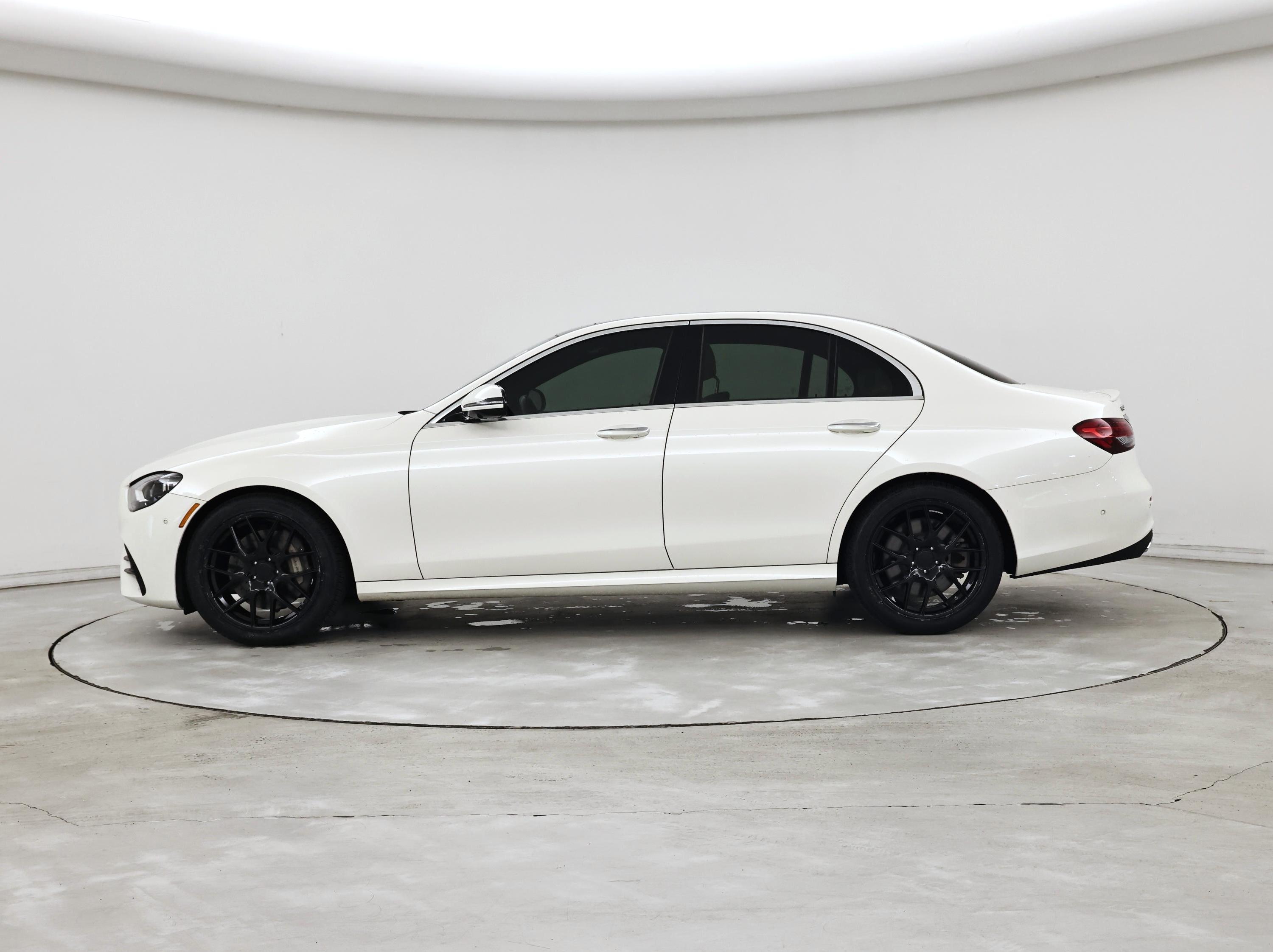 Thumbnail: 2022 Mercedes-Benz E-Class - 3