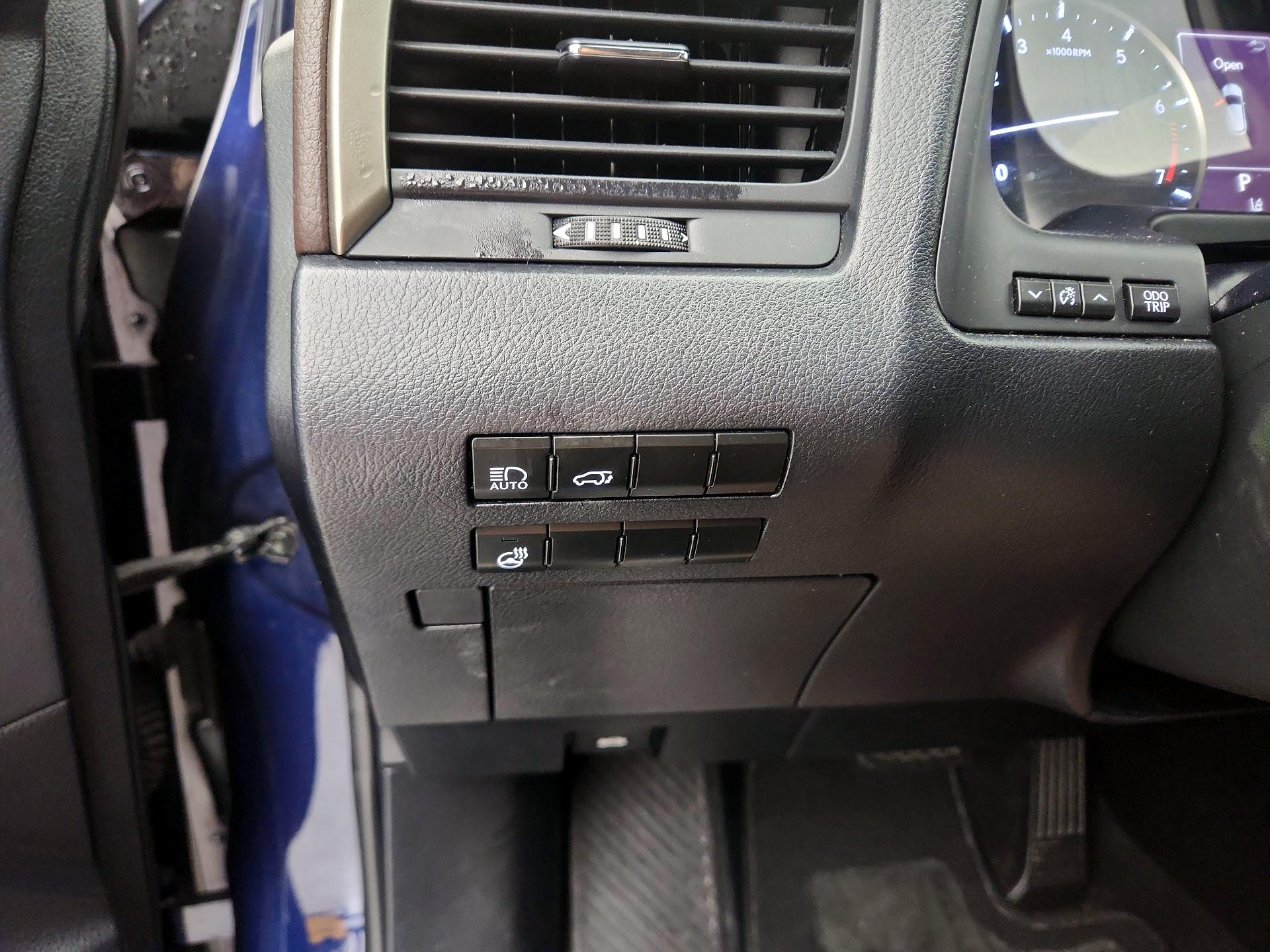 Thumbnail: 2018 Lexus RX - 13