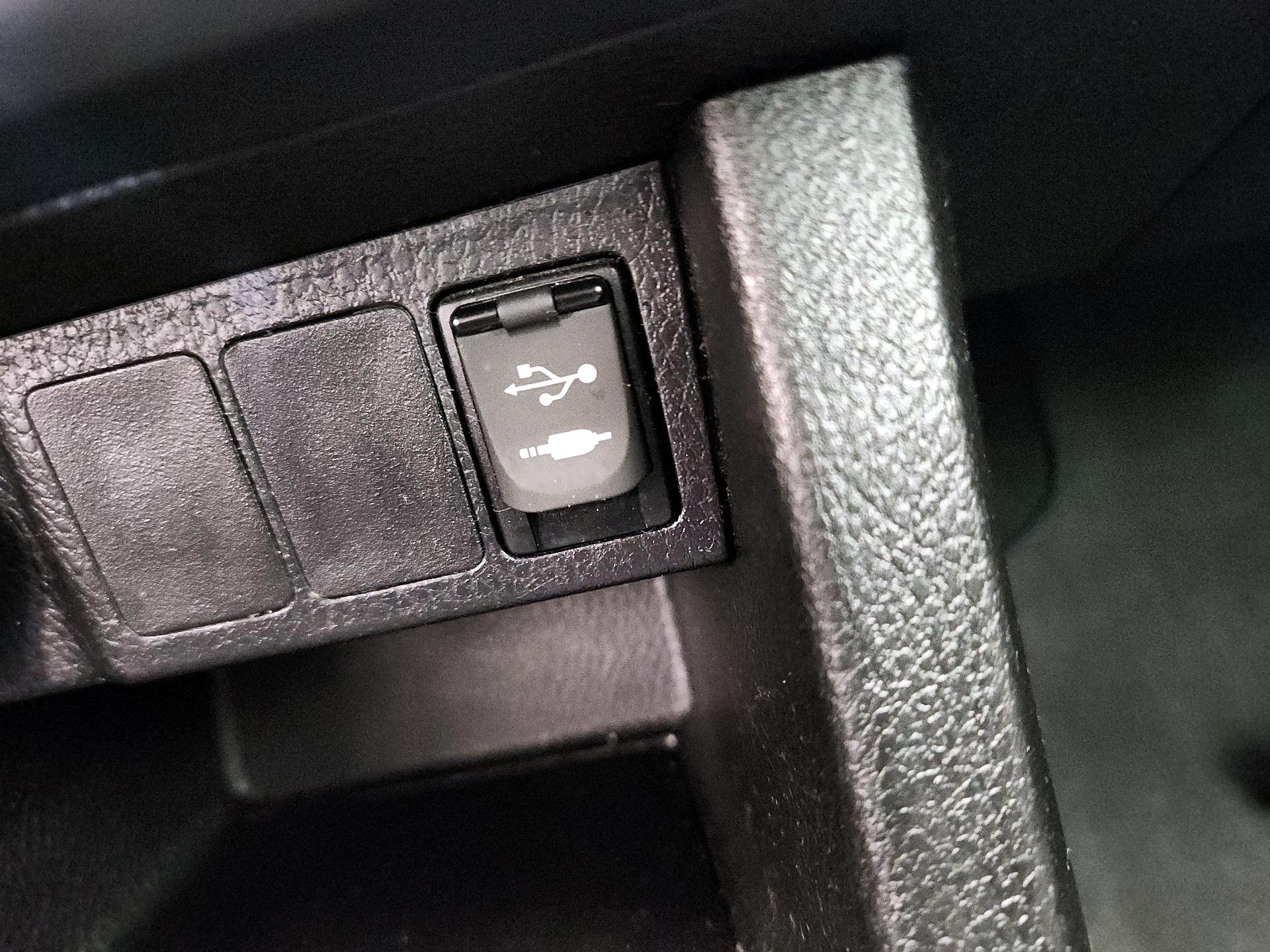 Thumbnail: 2018 Toyota Corolla - 18