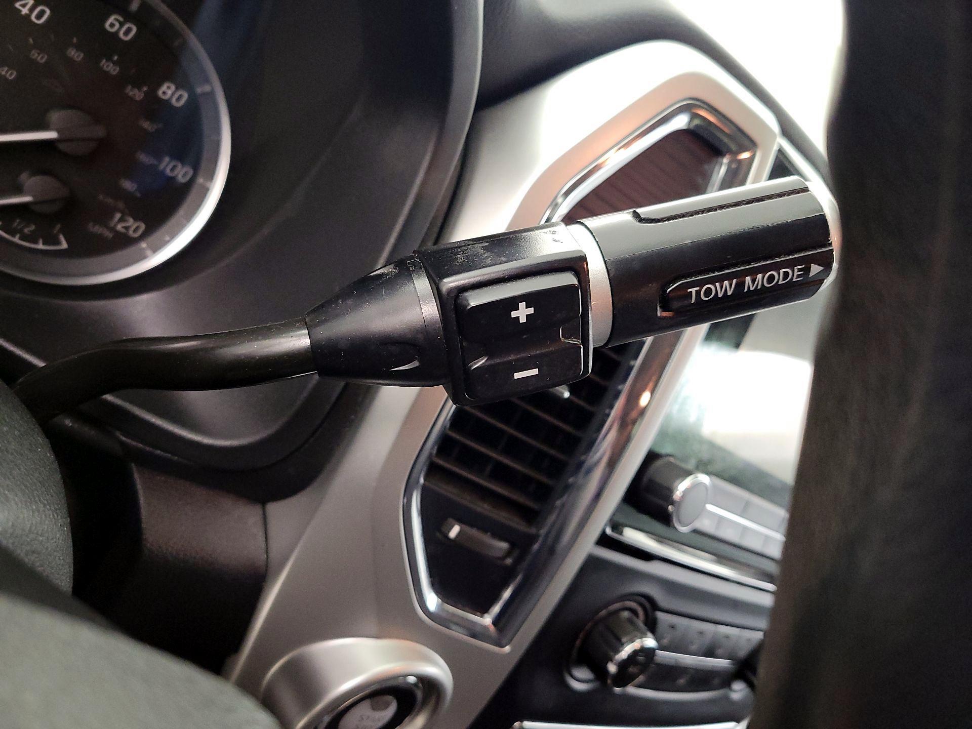 Thumbnail: 2020 Nissan Titan - 17