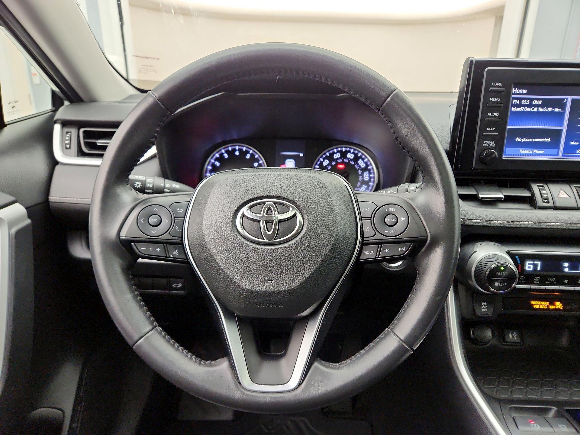 Thumbnail: 2019 Toyota RAV4 - 10