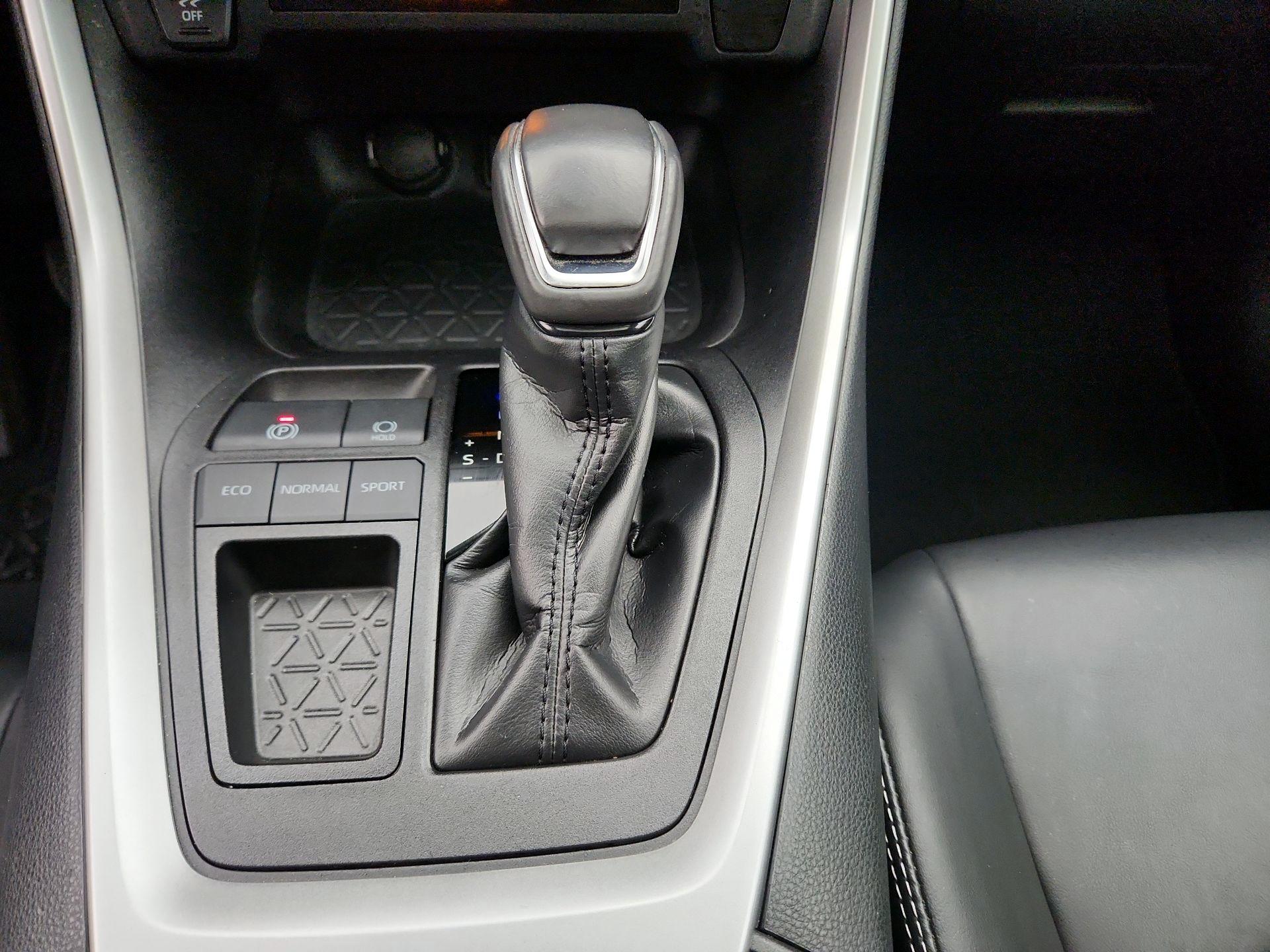 Thumbnail: 2019 Toyota RAV4 - 17